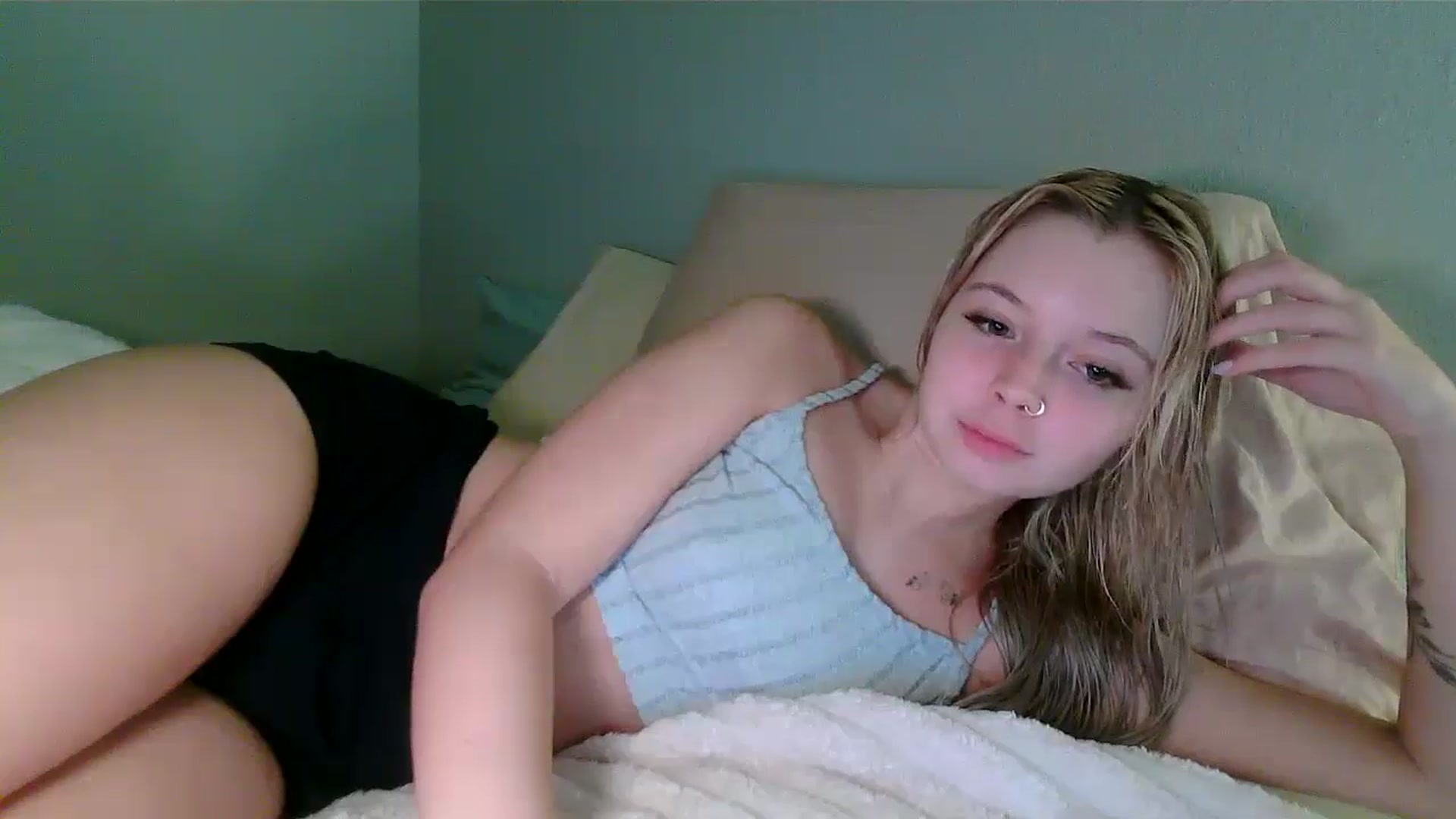 Gallery image thumbnail from minnesotagirl's myfreecams stream on, 09/14/2024, 21:28 image 2 of 20