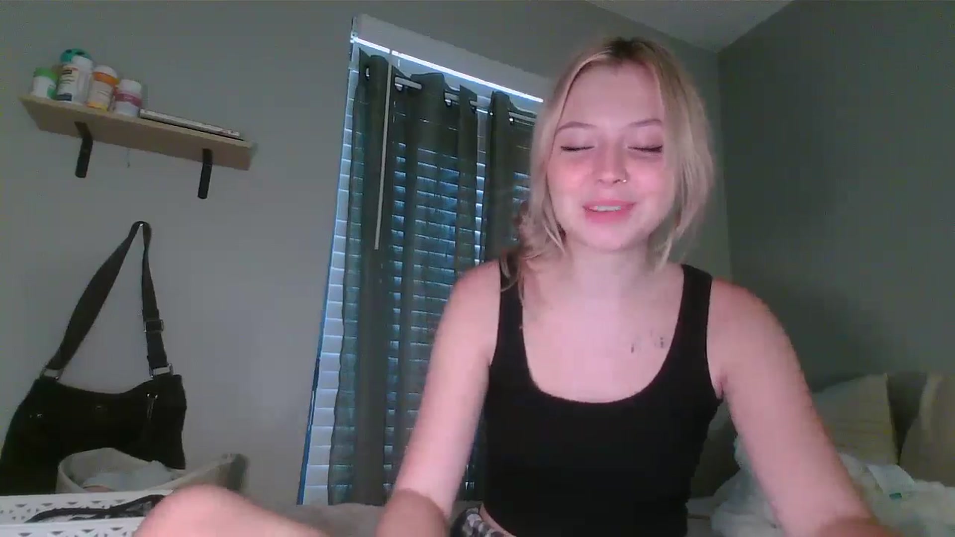 Gallery image thumbnail from minnesotagirl's myfreecams stream on, 09/27/2024, 21:00 image 6 of 20