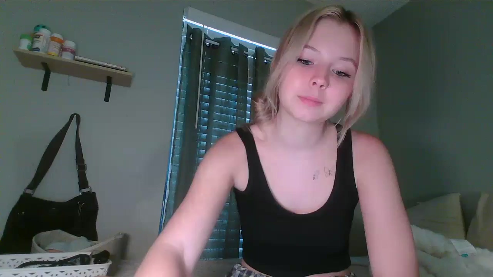 Gallery image thumbnail from minnesotagirl's myfreecams stream on, 09/27/2024, 21:00 image 1 of 20