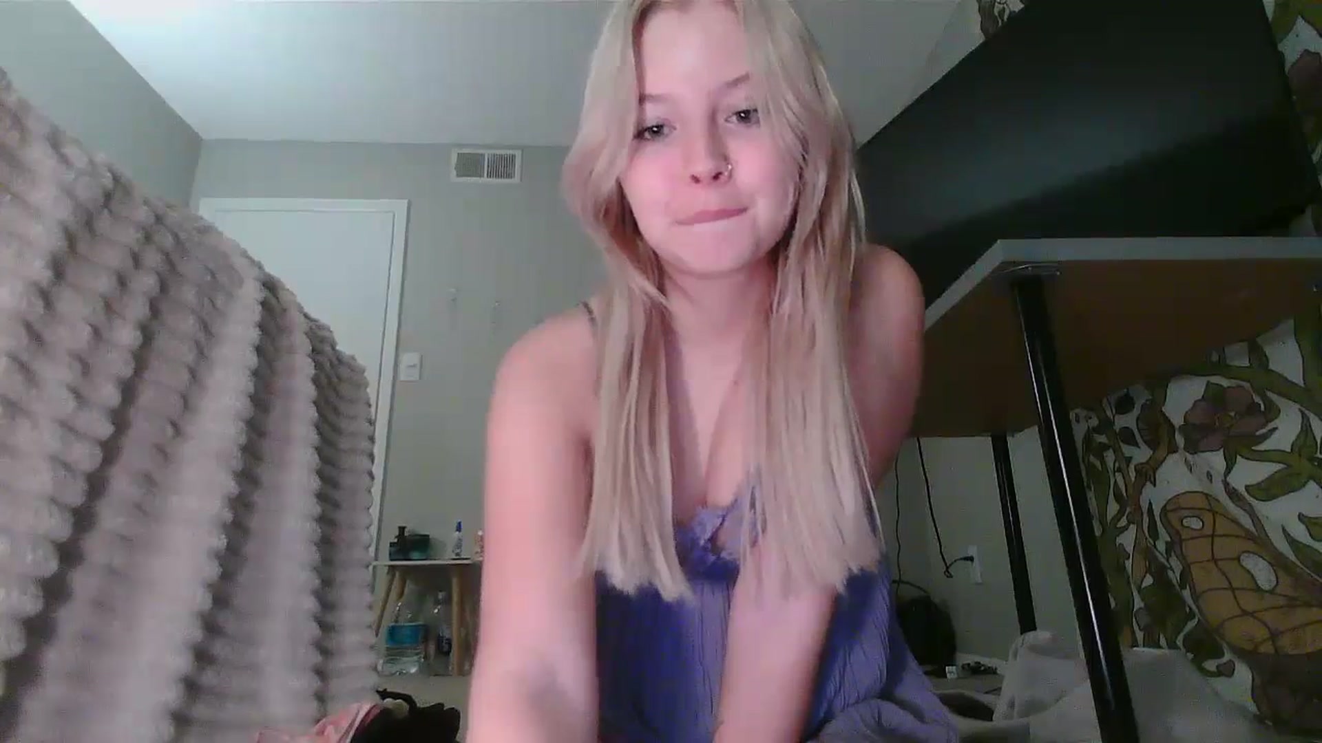 Gallery image thumbnail from minnesotagirl's myfreecams stream on, 11/17/2024, 20:53 image 19 of 20