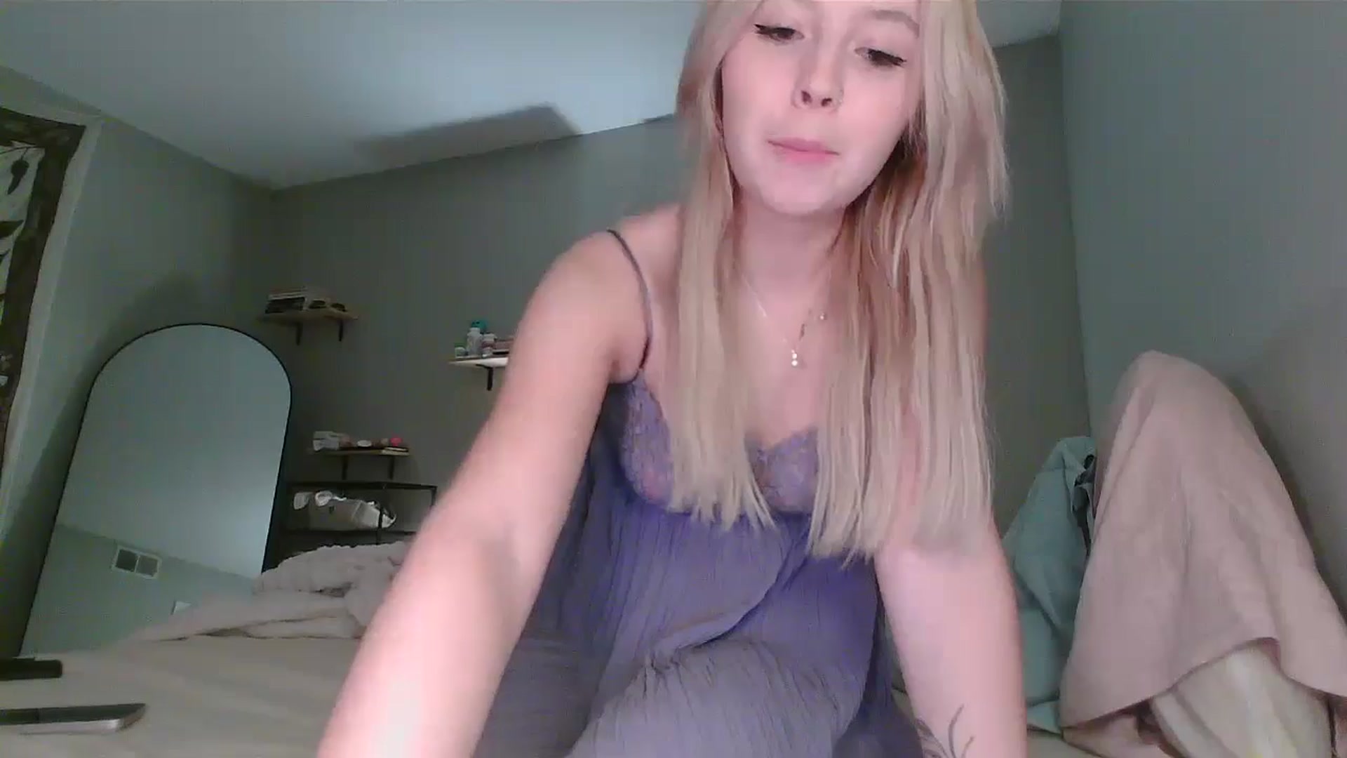 Gallery image thumbnail from minnesotagirl's myfreecams stream on, 11/18/2024, 22:28 image 10 of 20