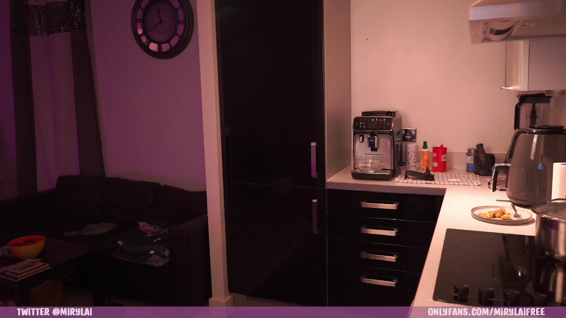 Gallery image thumbnail from mirylai's myfreecams stream on, 03/03/2023, 23:08 image 19 of 20