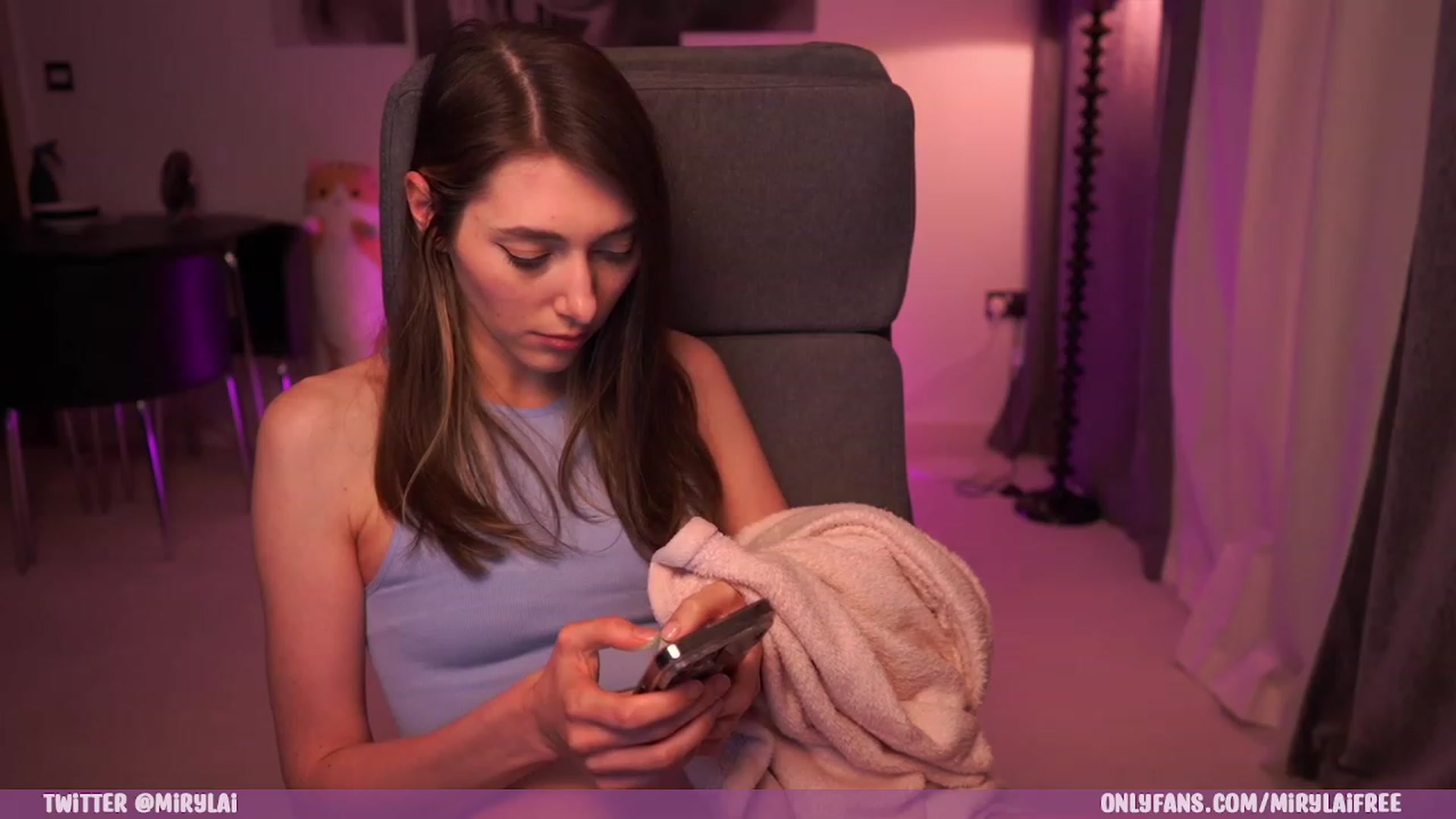 Gallery image thumbnail from mirylai's myfreecams stream on, 03/10/2023, 19:49 image 1 of 20