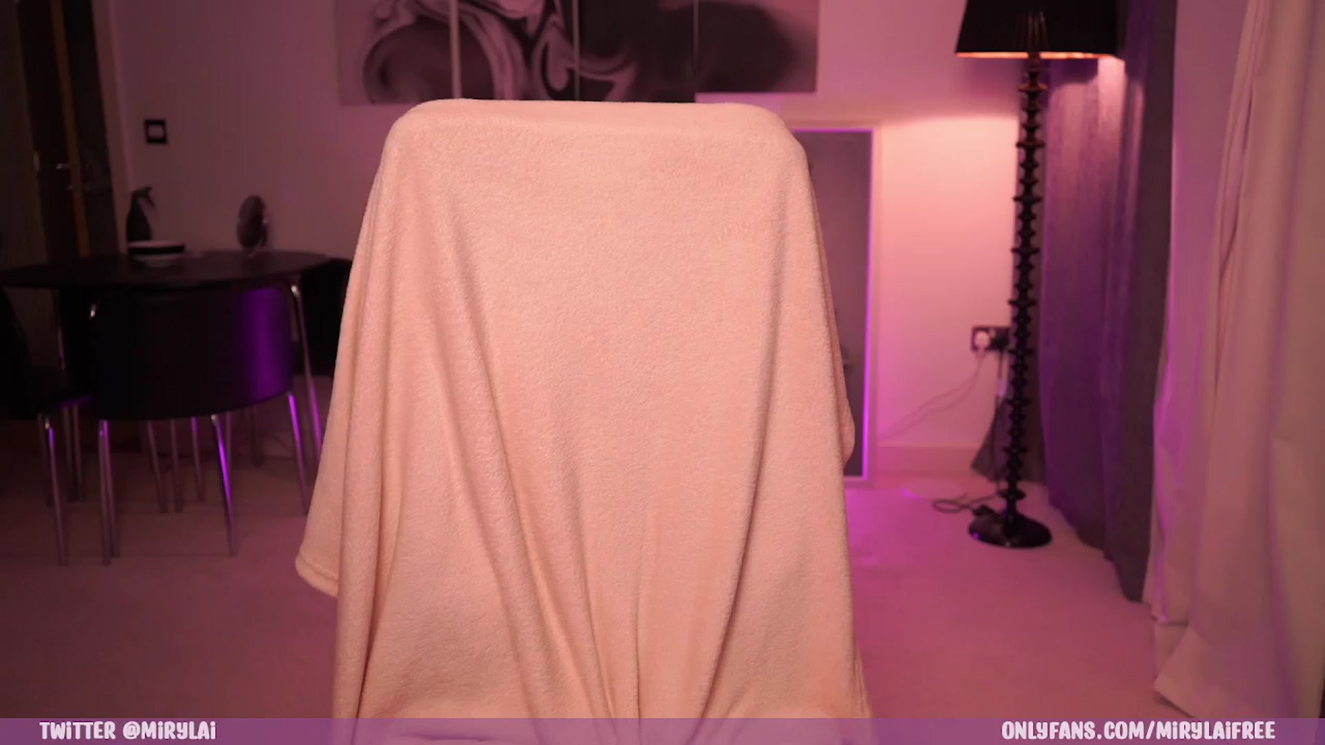Gallery image thumbnail from mirylai's myfreecams stream on, 03/10/2023, 19:49 image 19 of 20
