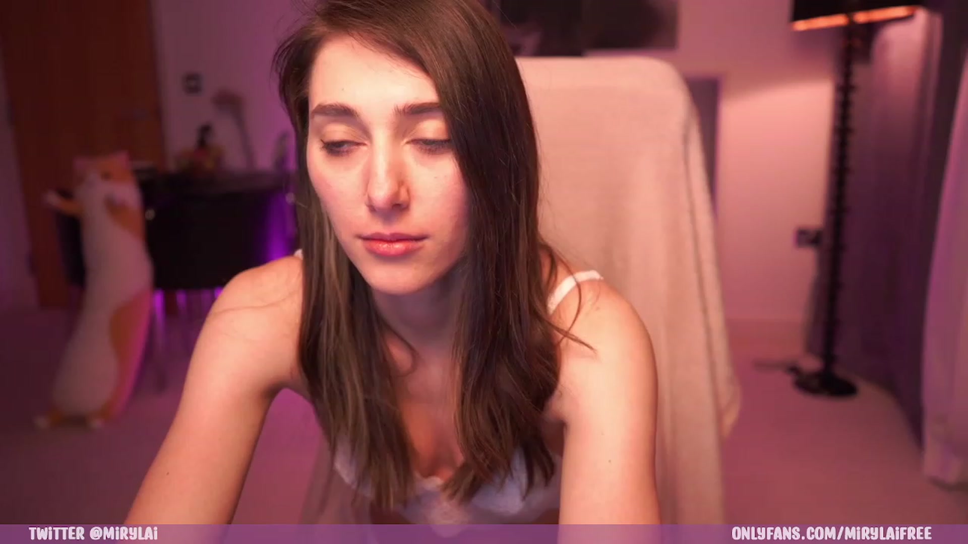 Gallery image thumbnail from mirylai's myfreecams stream on, 03/13/2023, 23:26 image 5 of 20