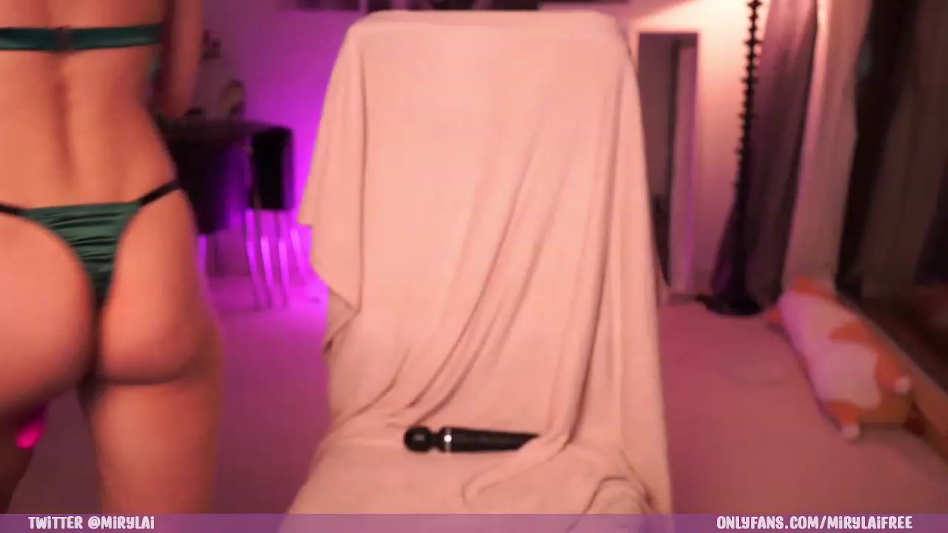 Gallery image thumbnail from mirylai's myfreecams stream on, 03/17/2023, 22:53 image 15 of 20