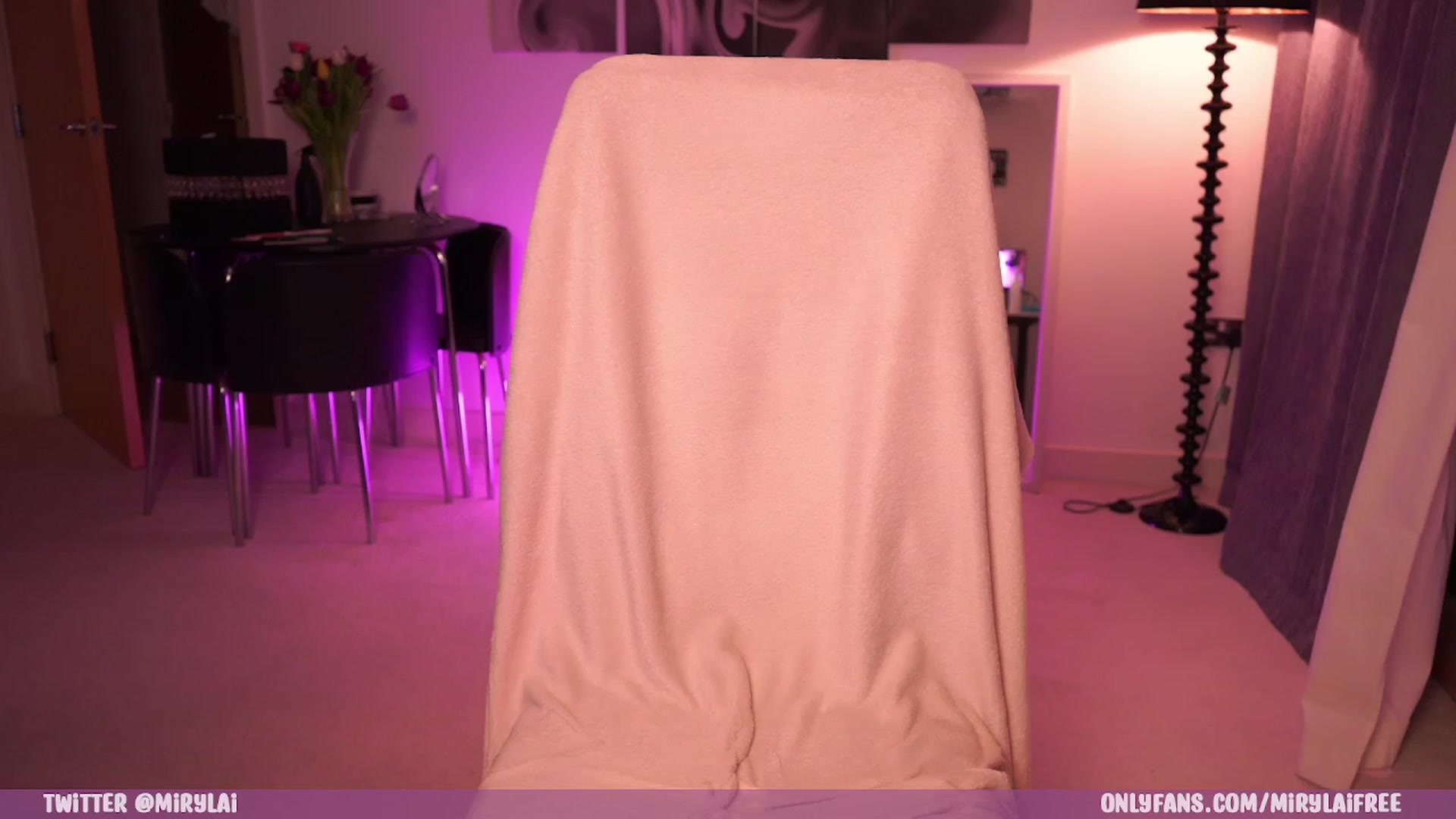 Gallery image thumbnail from mirylai's myfreecams stream on, 03/22/2023, 24:20 image 2 of 20