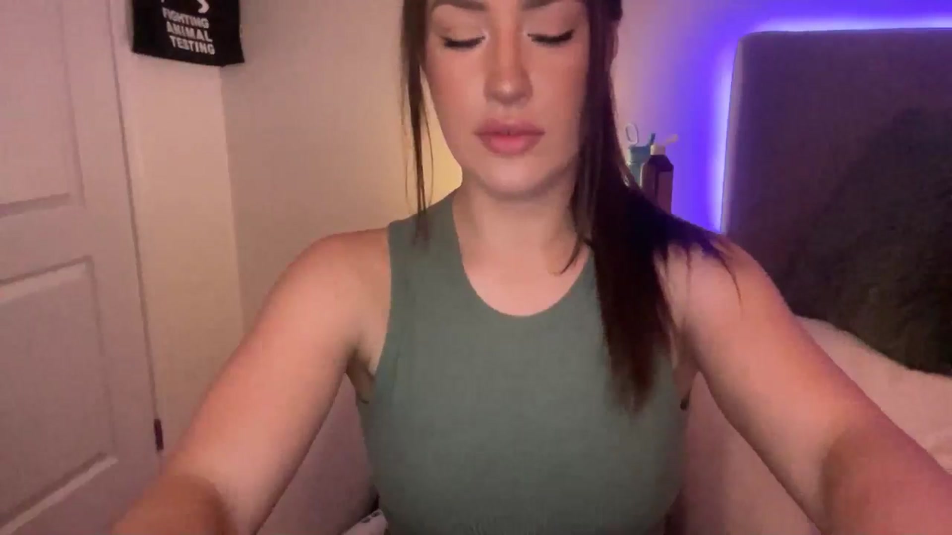 Gallery image thumbnail from mischa's myfreecams stream on, 01/28/2025, 02:39 image 5 of 20