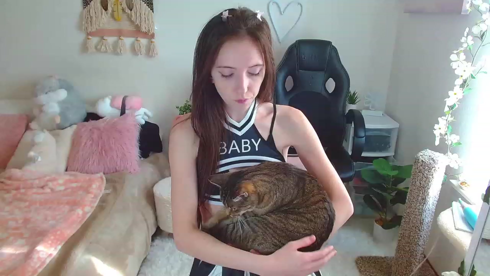 Gallery image thumbnail from misiu98's myfreecams stream on, 12/03/2022, 20:00 image 19 of 20