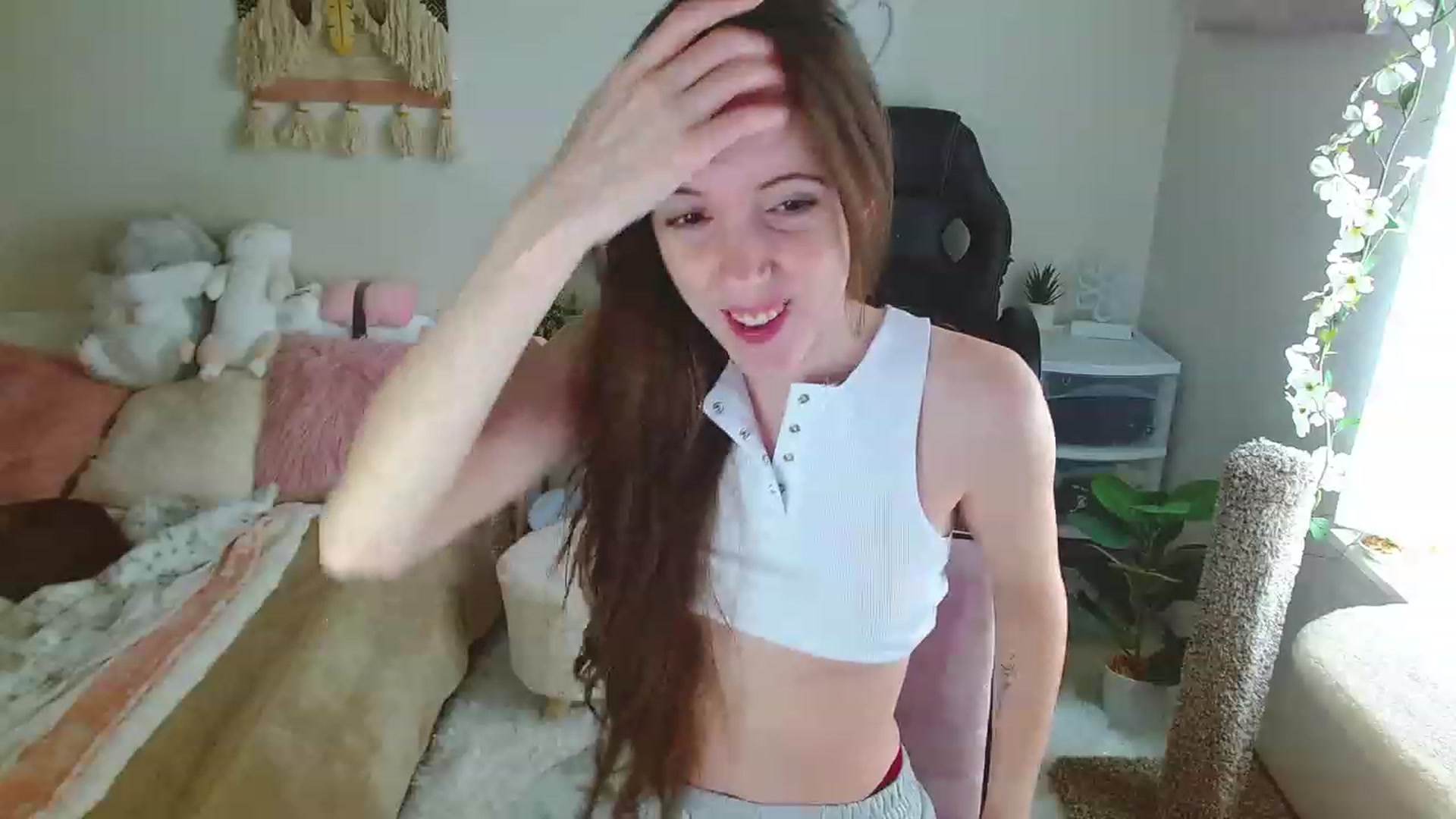 Gallery image thumbnail from misiu98's myfreecams stream on, 12/06/2022, 18:36 image 12 of 20