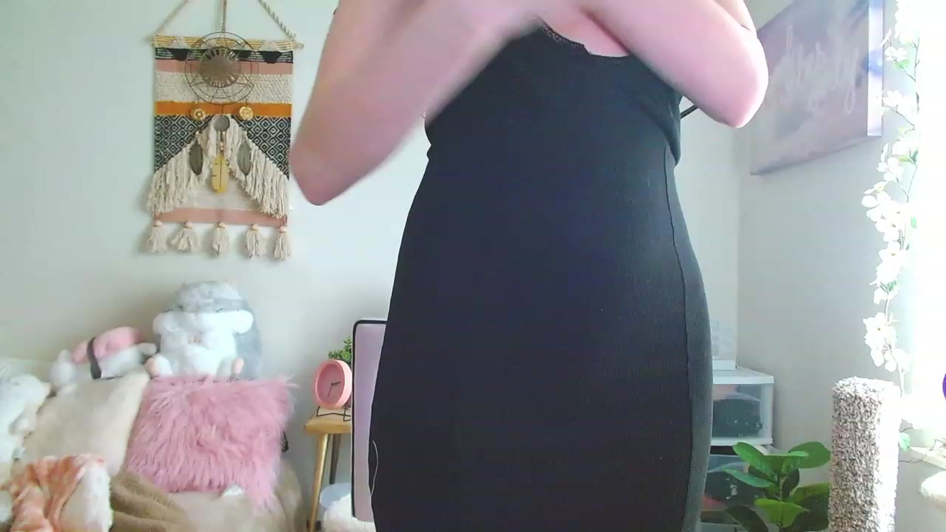 Gallery image thumbnail from misiu98's myfreecams stream on, 12/11/2022, 18:54 image 14 of 20