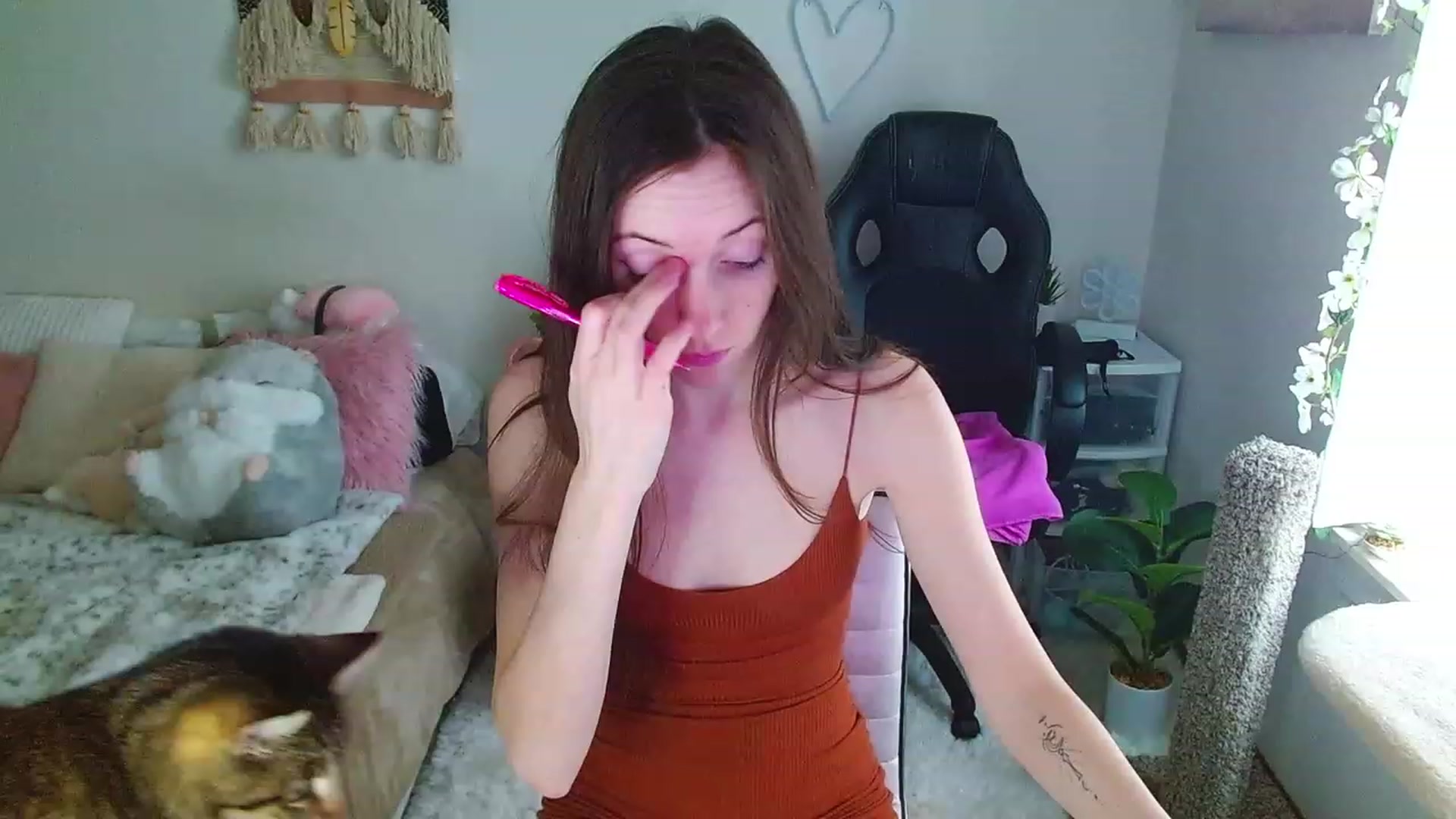 Gallery image thumbnail from misiu98's myfreecams stream on, 12/15/2022, 18:29 image 7 of 20