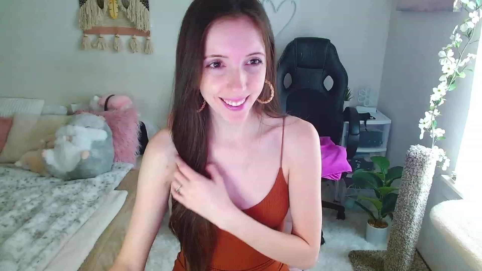 Gallery image thumbnail from misiu98's myfreecams stream on, 12/15/2022, 18:29 image 17 of 20