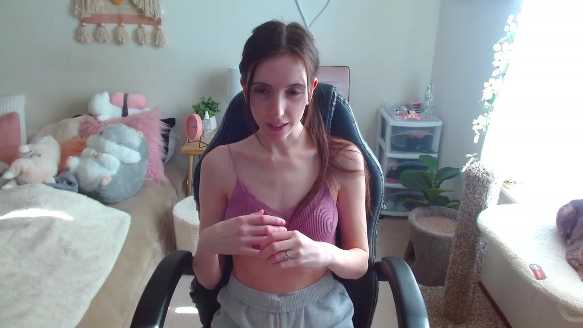 Gallery image thumbnail from misiu98's myfreecams stream on, 02/11/2023, 21:02 image 1 of 20