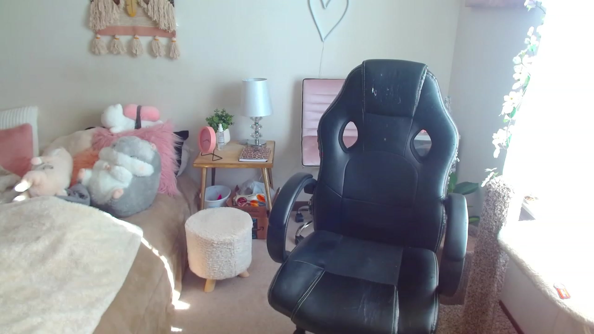 Gallery image thumbnail from misiu98's myfreecams stream on, 02/11/2023, 21:02 image 13 of 20