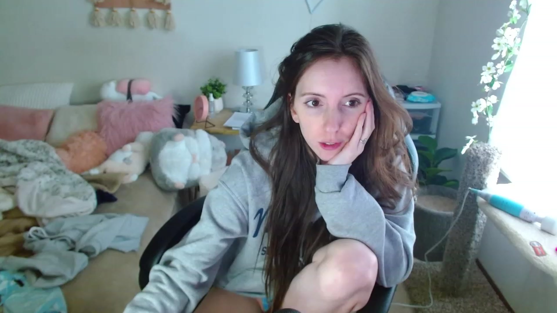 Gallery image thumbnail from misiu98's myfreecams stream on, 02/17/2023, 20:44 image 16 of 20