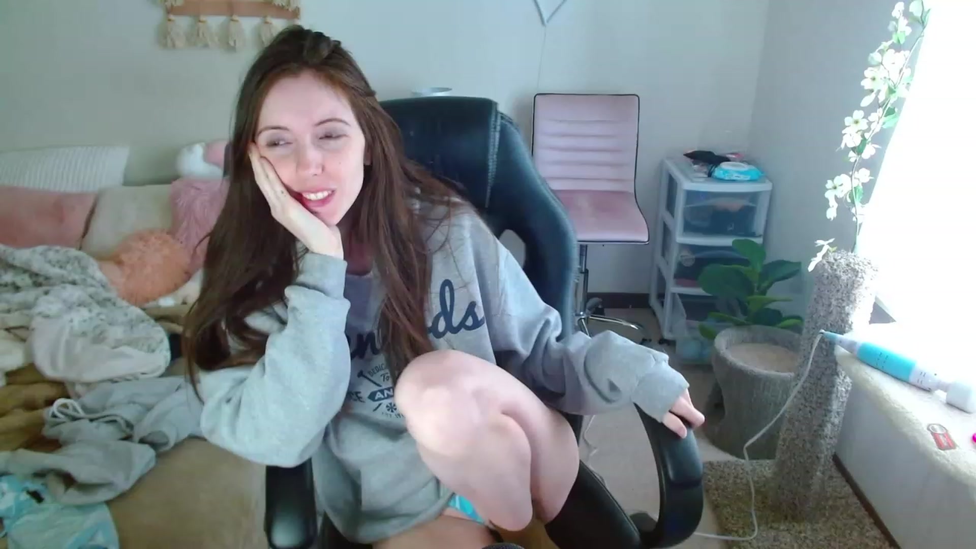Gallery image thumbnail from misiu98's myfreecams stream on, 02/17/2023, 20:44 image 15 of 20