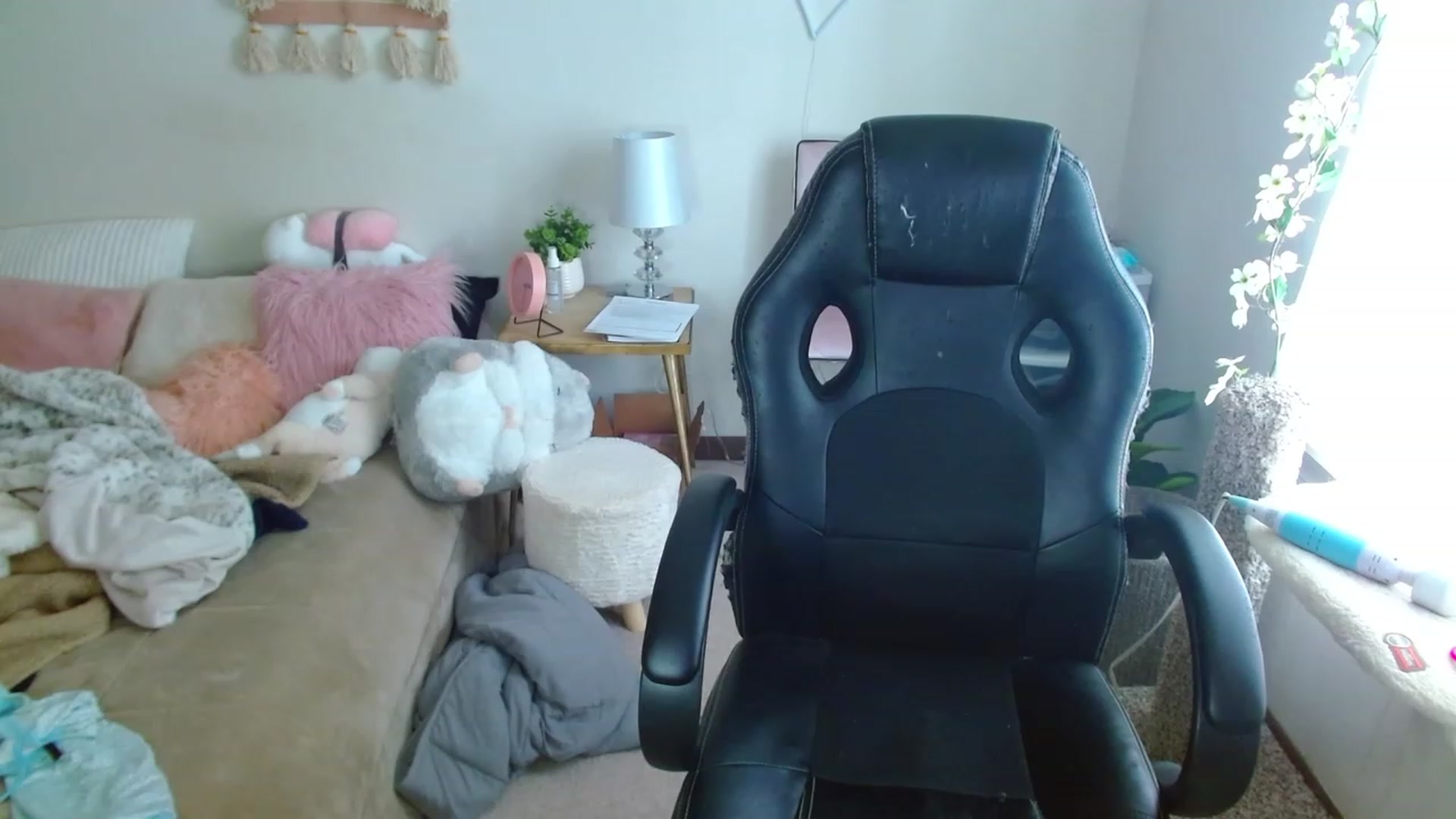 Gallery image thumbnail from misiu98's myfreecams stream on, 02/17/2023, 20:44 image 3 of 20