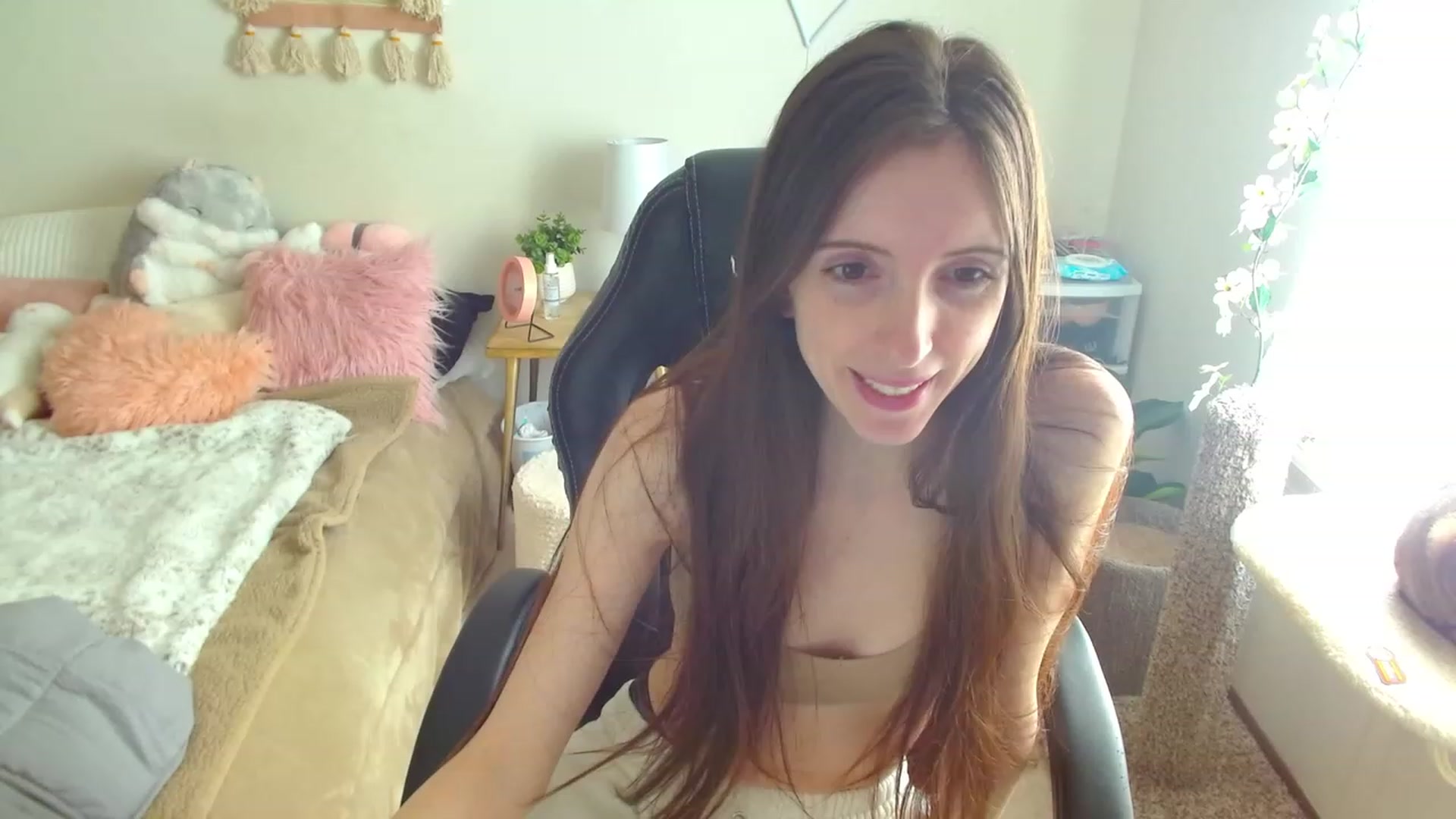 Gallery image thumbnail from misiu98's myfreecams stream on, 02/19/2023, 19:29 image 6 of 20