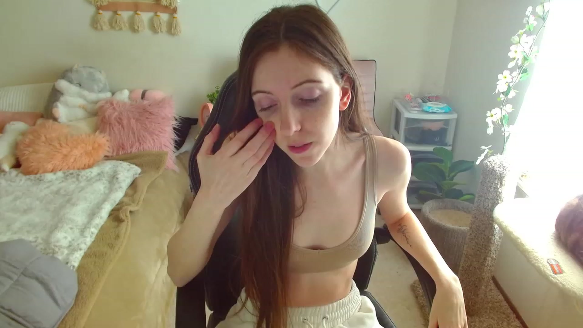 Gallery image thumbnail from misiu98's myfreecams stream on, 02/19/2023, 19:29 image 11 of 20