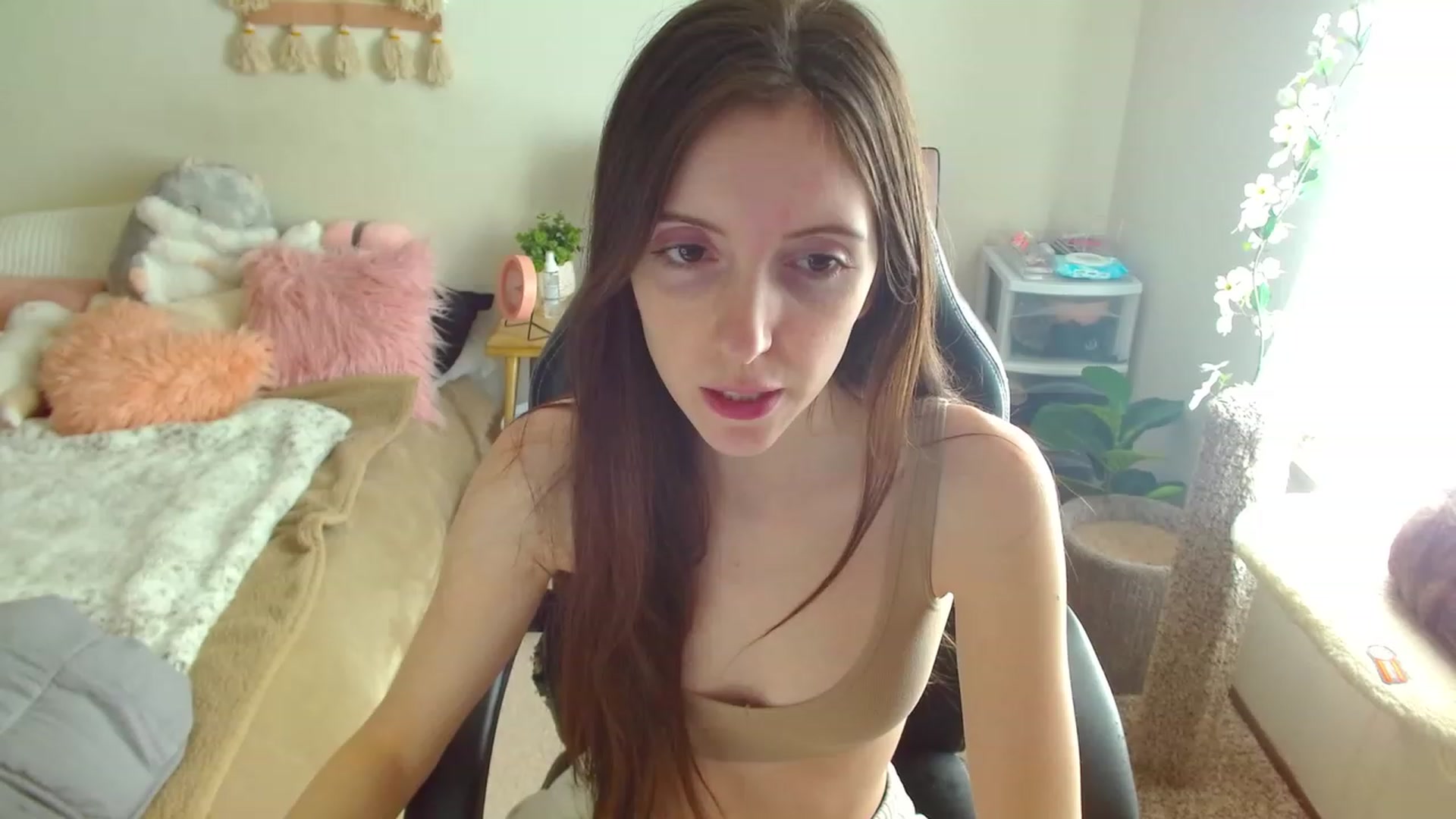 Gallery image thumbnail from misiu98's myfreecams stream on, 02/19/2023, 19:29 image 10 of 20