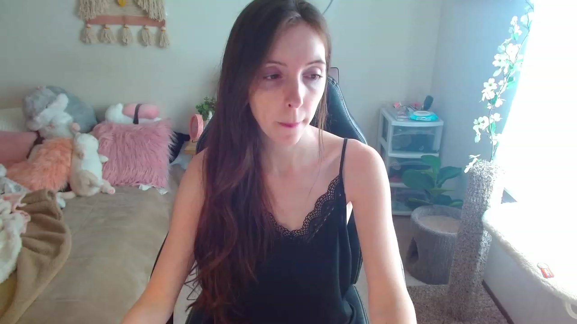 Gallery image thumbnail from misiu98's myfreecams stream on, 03/02/2023, 18:49 image 11 of 20