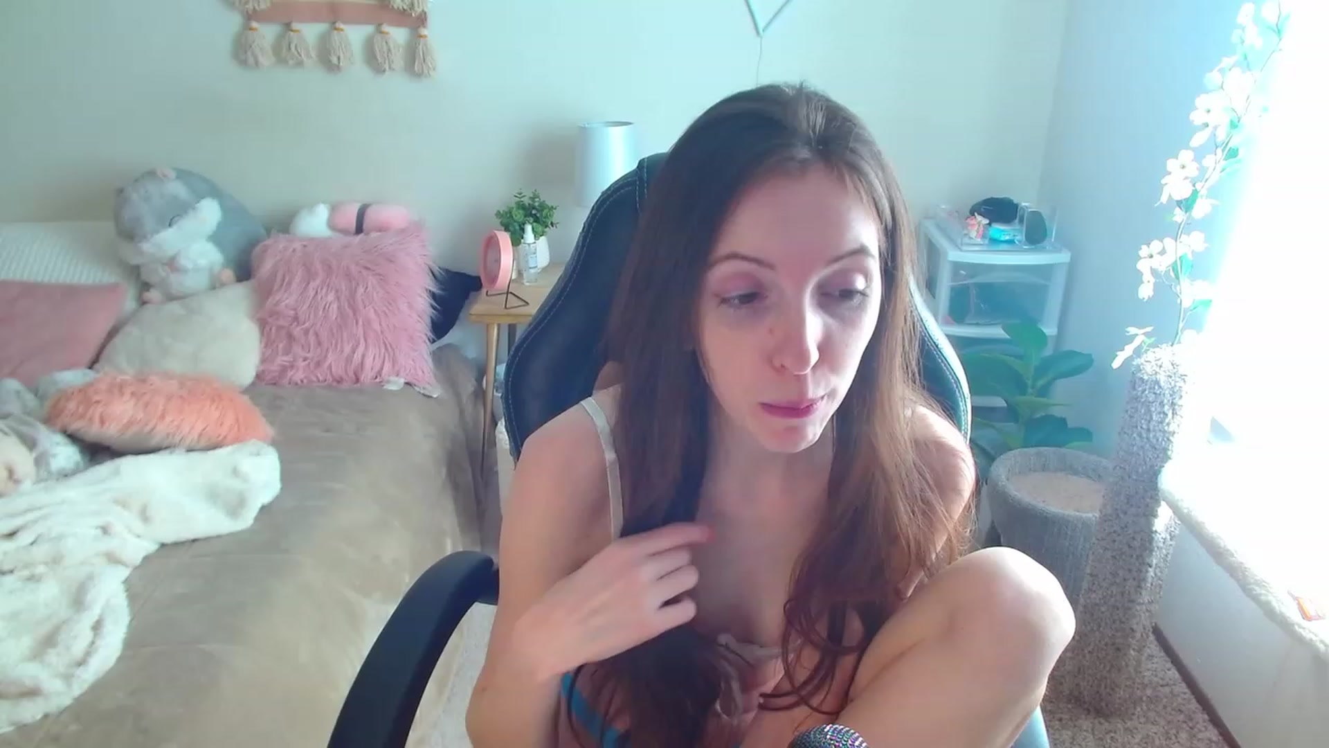 Gallery image thumbnail from misiu98's myfreecams stream on, 03/04/2023, 19:18 image 9 of 20