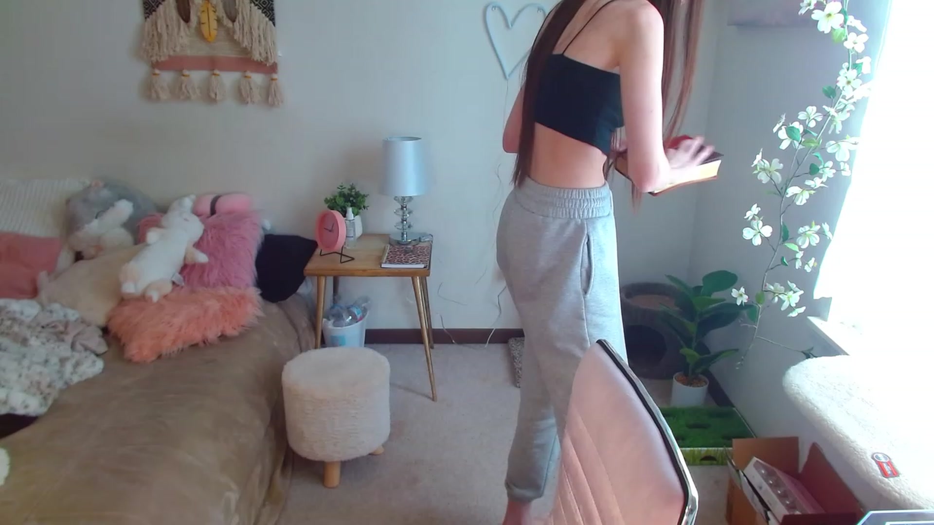 Gallery image thumbnail from misiu98's myfreecams stream on, 03/10/2023, 19:24 image 4 of 20