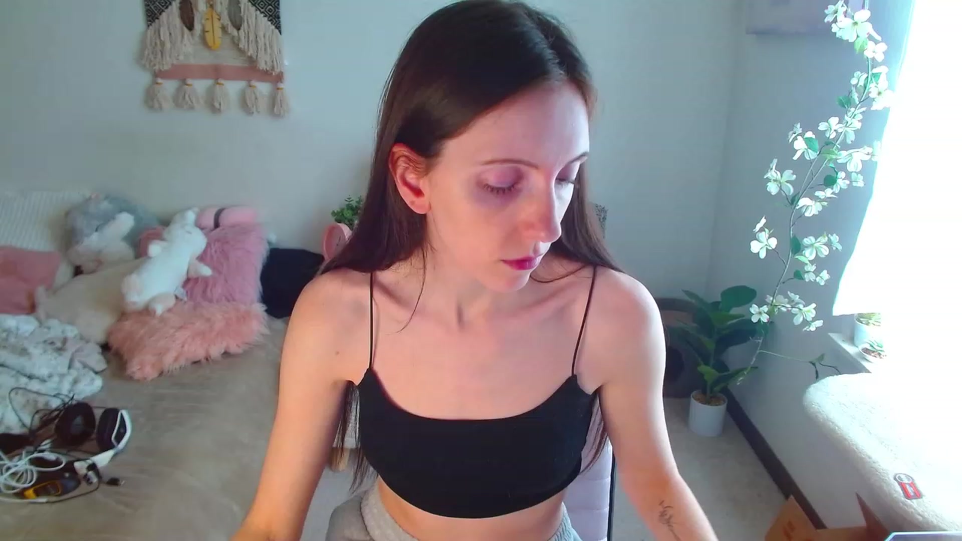 Gallery image thumbnail from misiu98's myfreecams stream on, 03/10/2023, 19:24 image 2 of 20