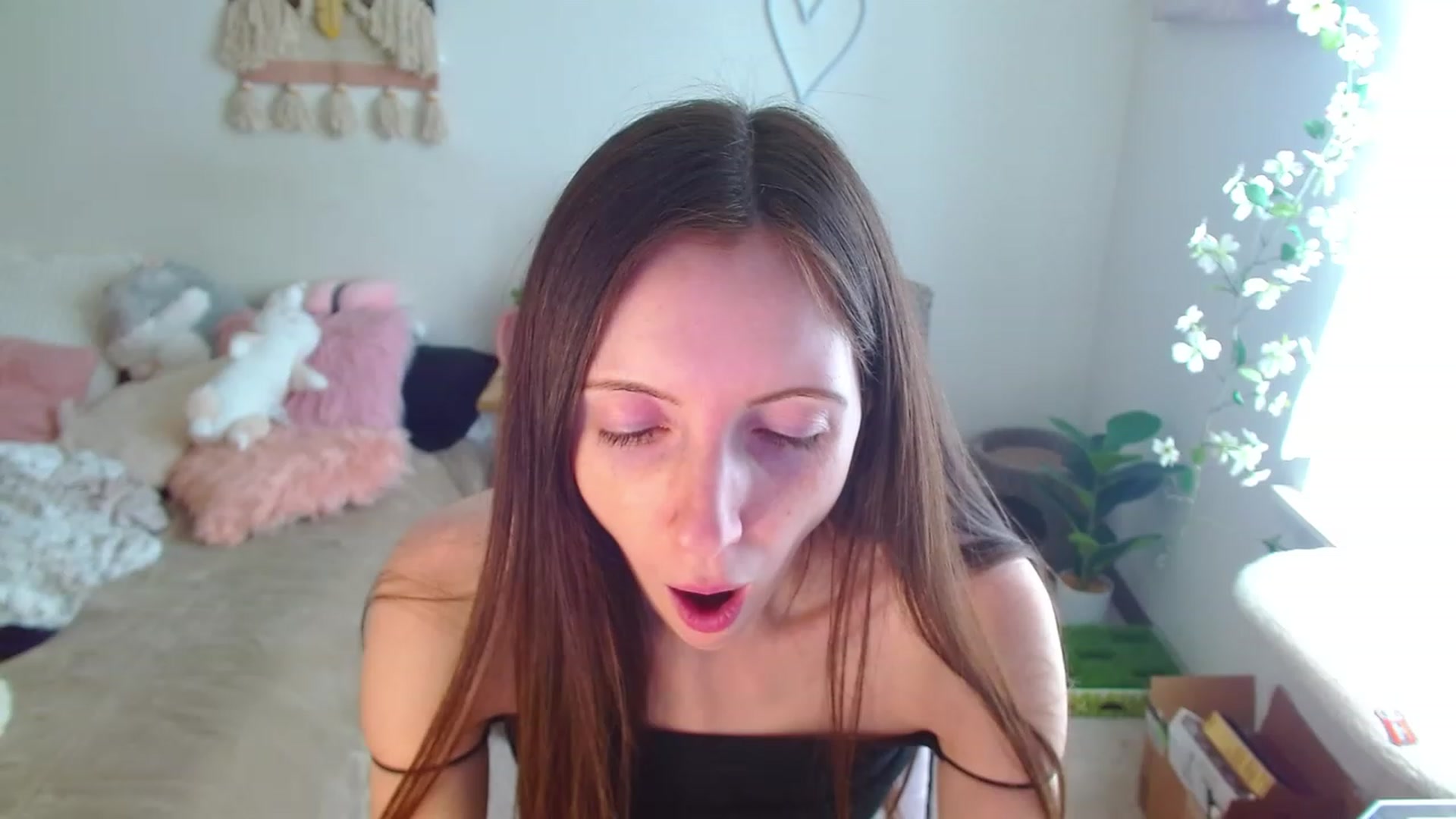 Gallery image thumbnail from misiu98's myfreecams stream on, 03/10/2023, 19:24 image 12 of 20