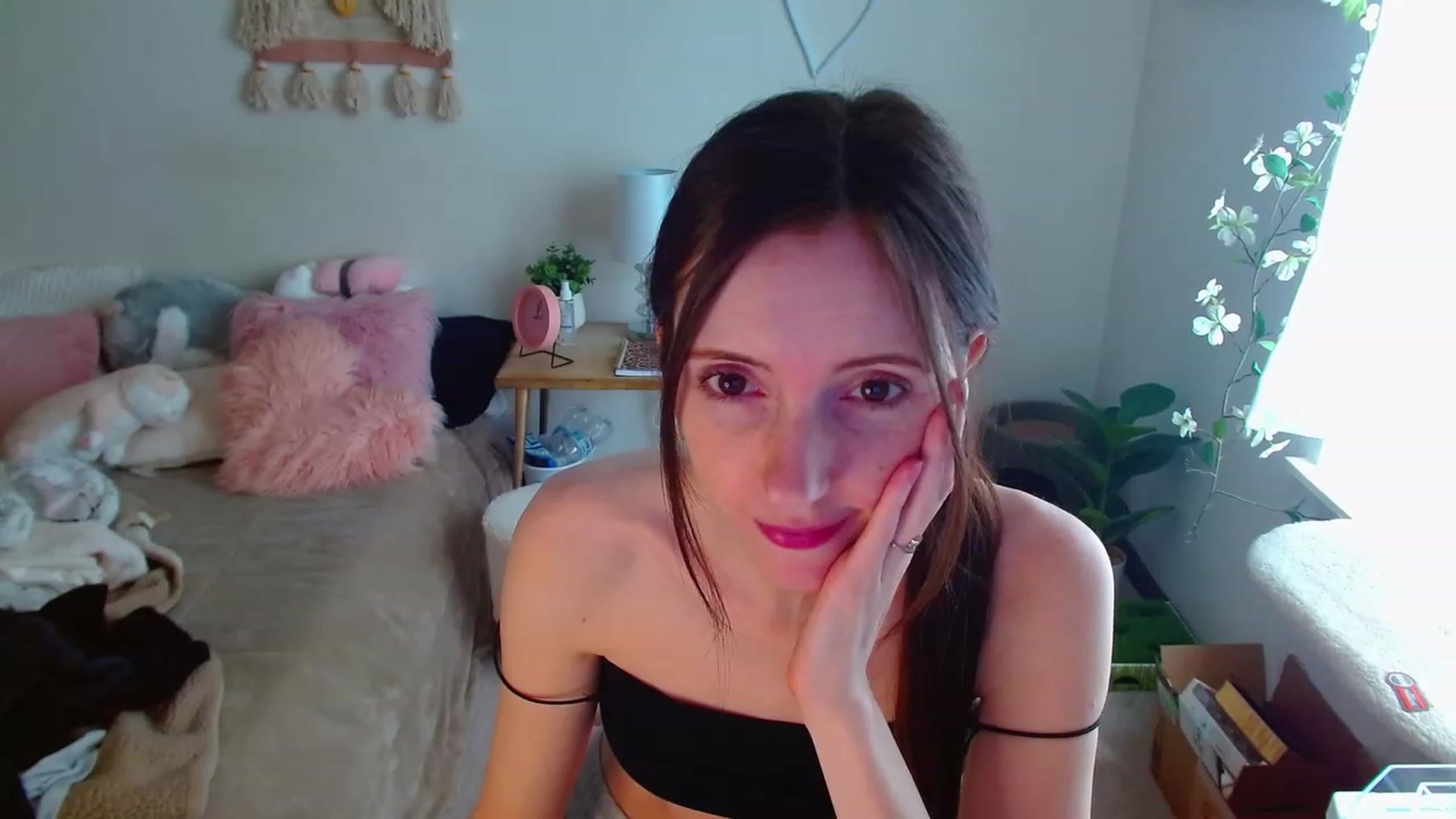 Gallery image thumbnail from misiu98's myfreecams stream on, 03/12/2023, 17:09 image 13 of 20