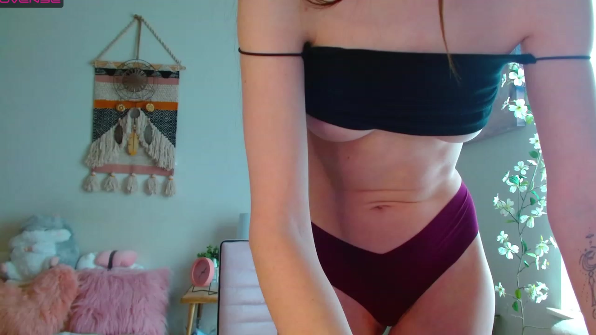 Gallery image thumbnail from misiu98's myfreecams stream on, 03/16/2023, 18:48 image 16 of 20