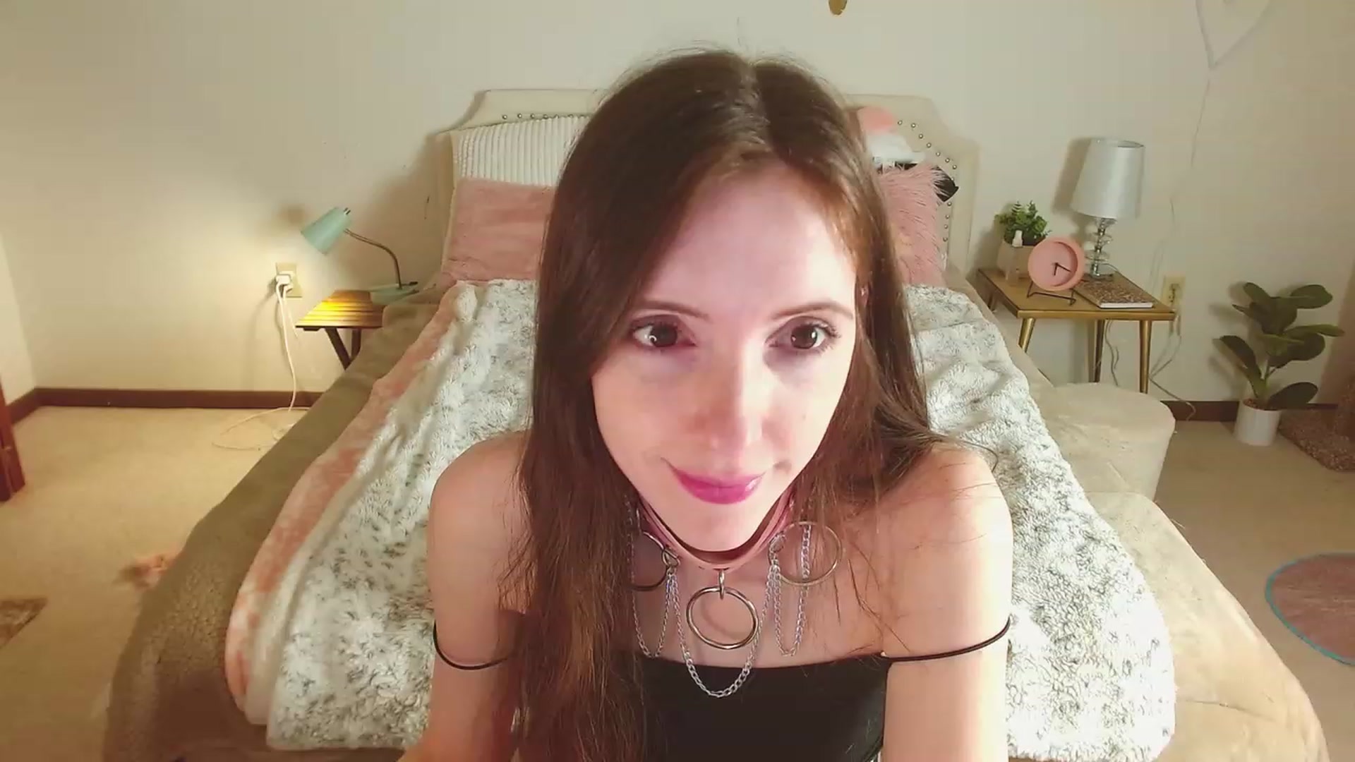 Gallery image thumbnail from misiu98's myfreecams stream on, 03/22/2023, 11:36 image 6 of 20