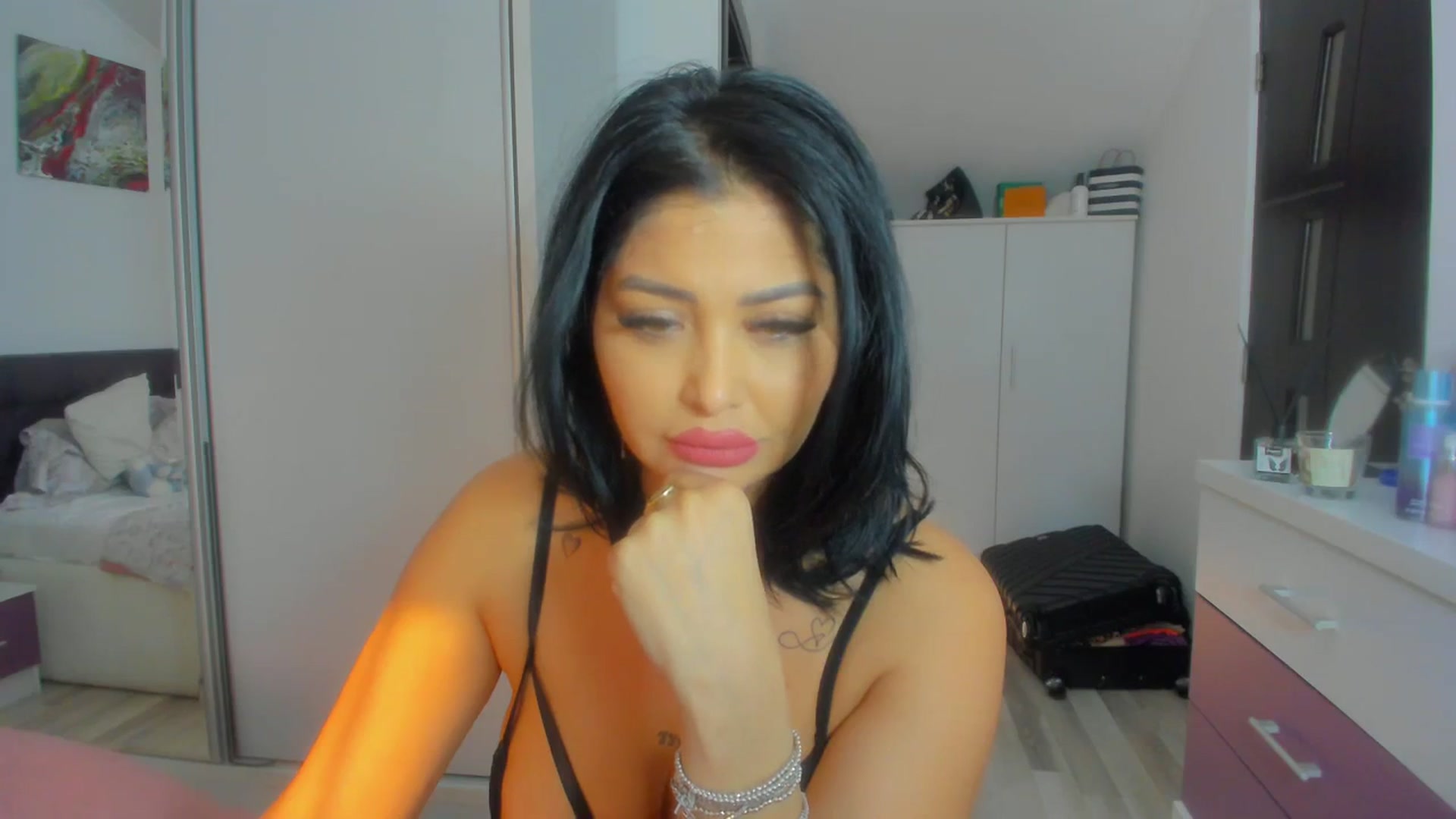 Gallery image thumbnail from miss_alessia1's myfreecams stream on, 03/28/2024, 15:20 image 16 of 20