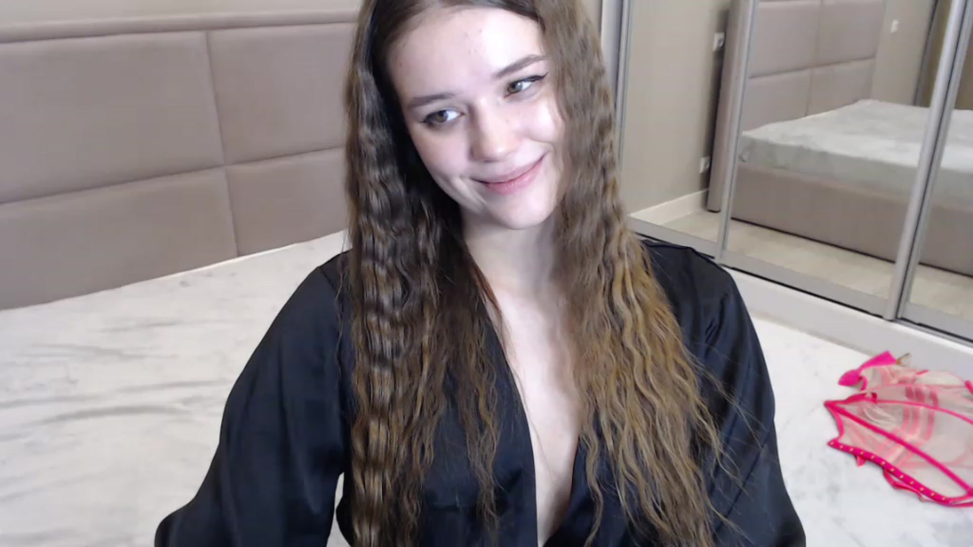 Gallery image thumbnail from miss_crystal_'s myfreecams stream on, 11/15/2022, 24:20 image 2 of 20
