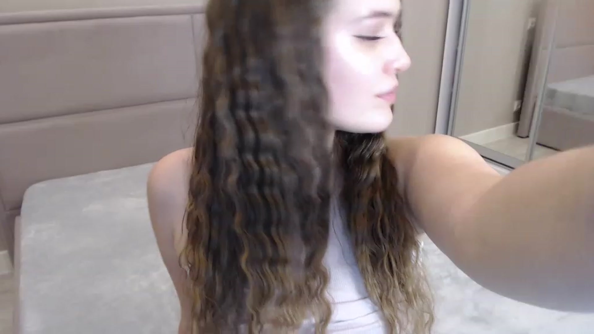 Gallery image thumbnail from miss_crystal_'s myfreecams stream on, 11/17/2022, 20:58 image 10 of 20