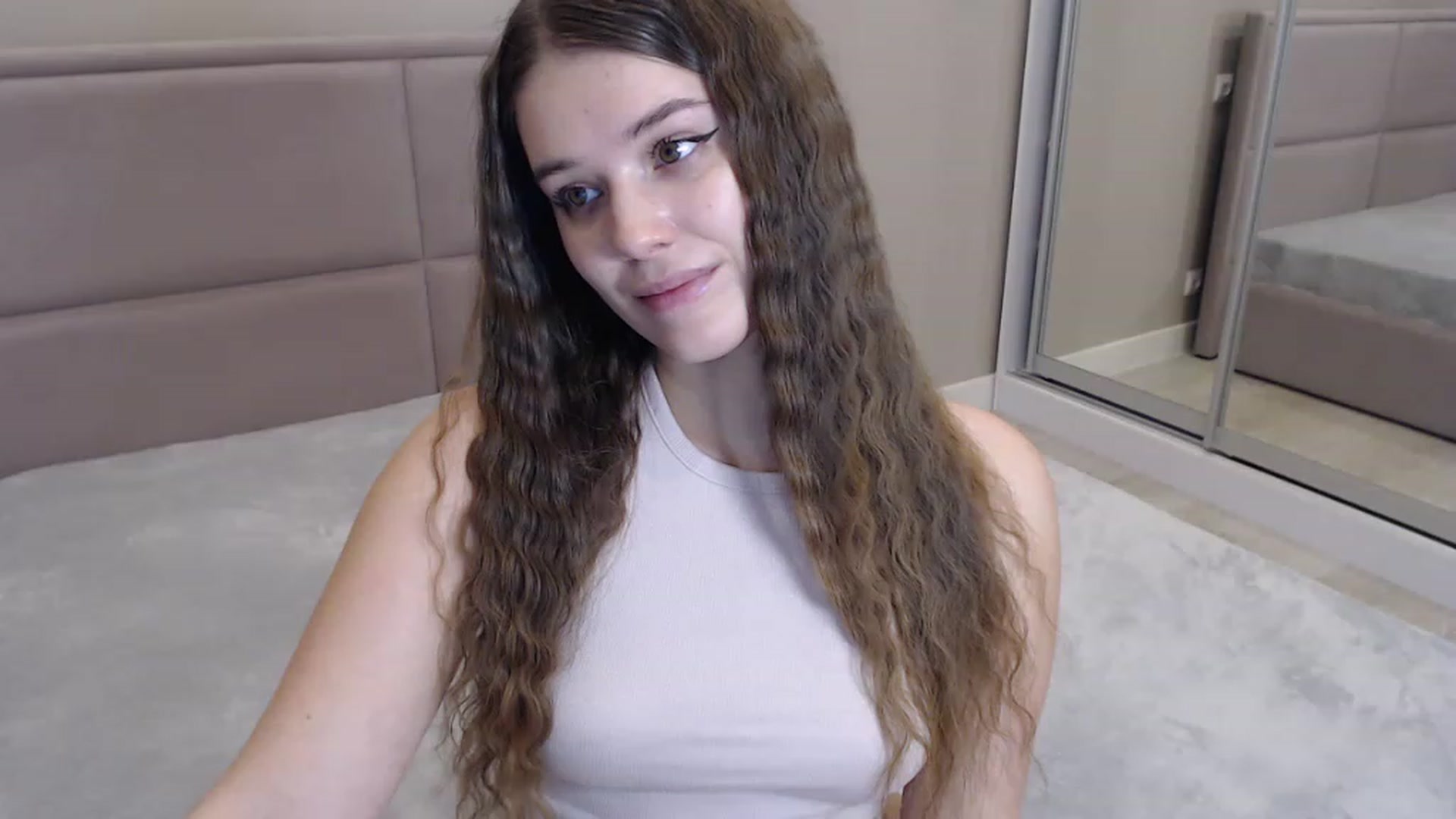 Gallery image thumbnail from miss_crystal_'s myfreecams stream on, 11/18/2022, 01:11 image 1 of 20