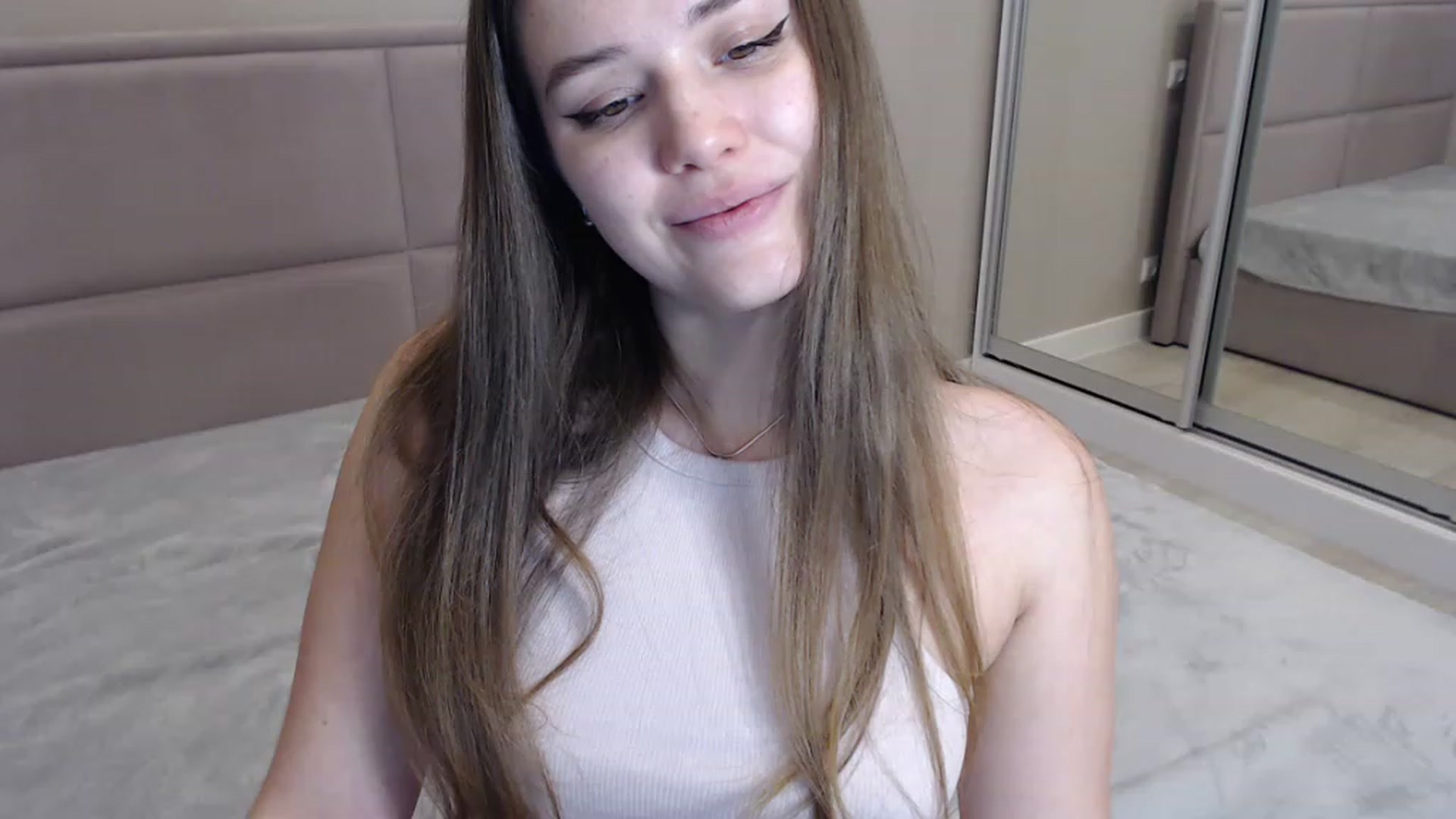 Gallery image thumbnail from miss_crystal_'s myfreecams stream on, 12/01/2022, 16:50 image 16 of 20