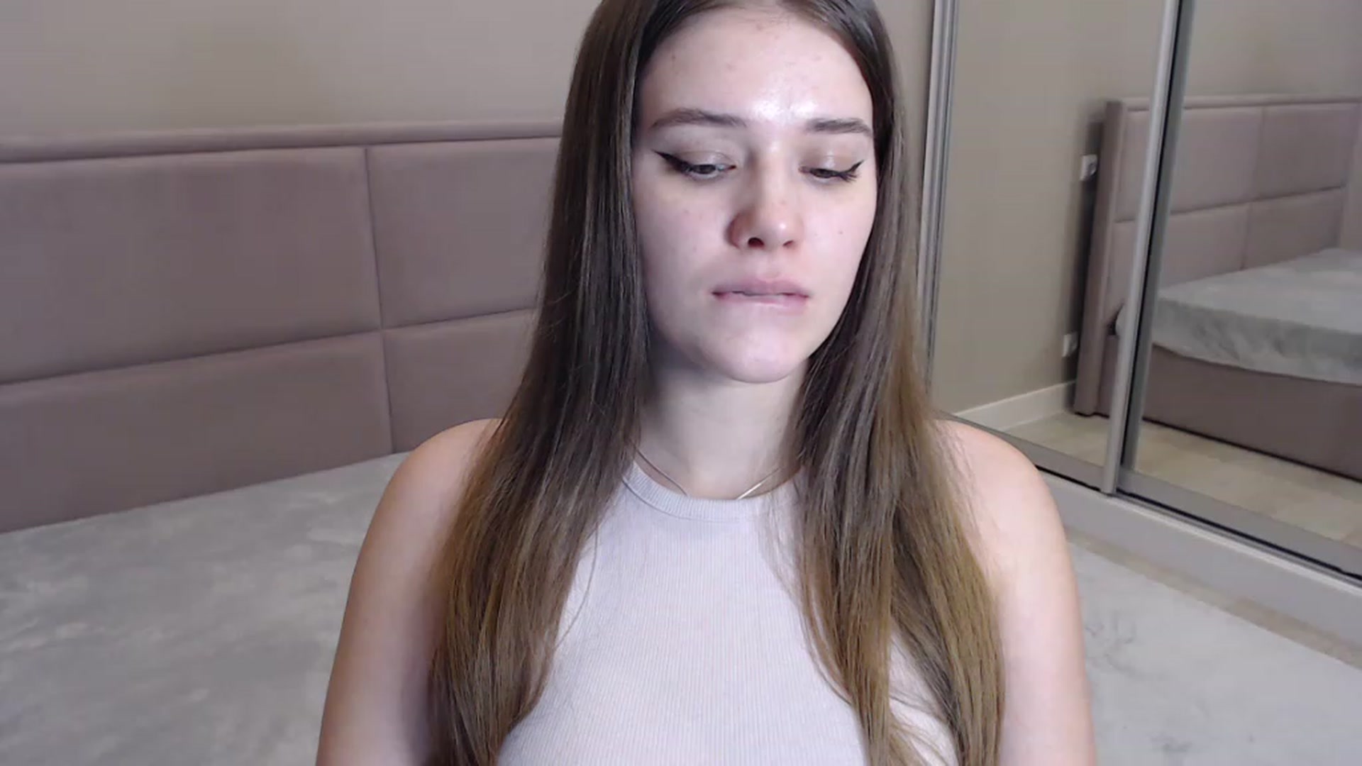 Gallery image thumbnail from miss_crystal_'s myfreecams stream on, 12/01/2022, 16:50 image 18 of 20