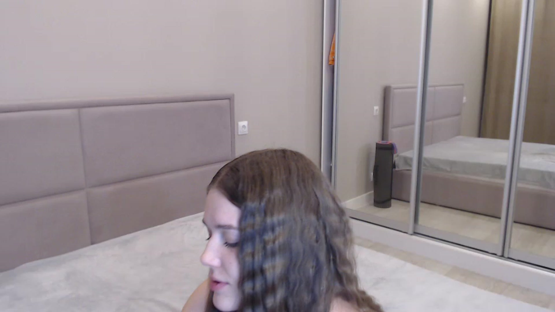 Gallery image thumbnail from miss_crystal_'s myfreecams stream on, 04/14/2023, 01:13 image 6 of 20