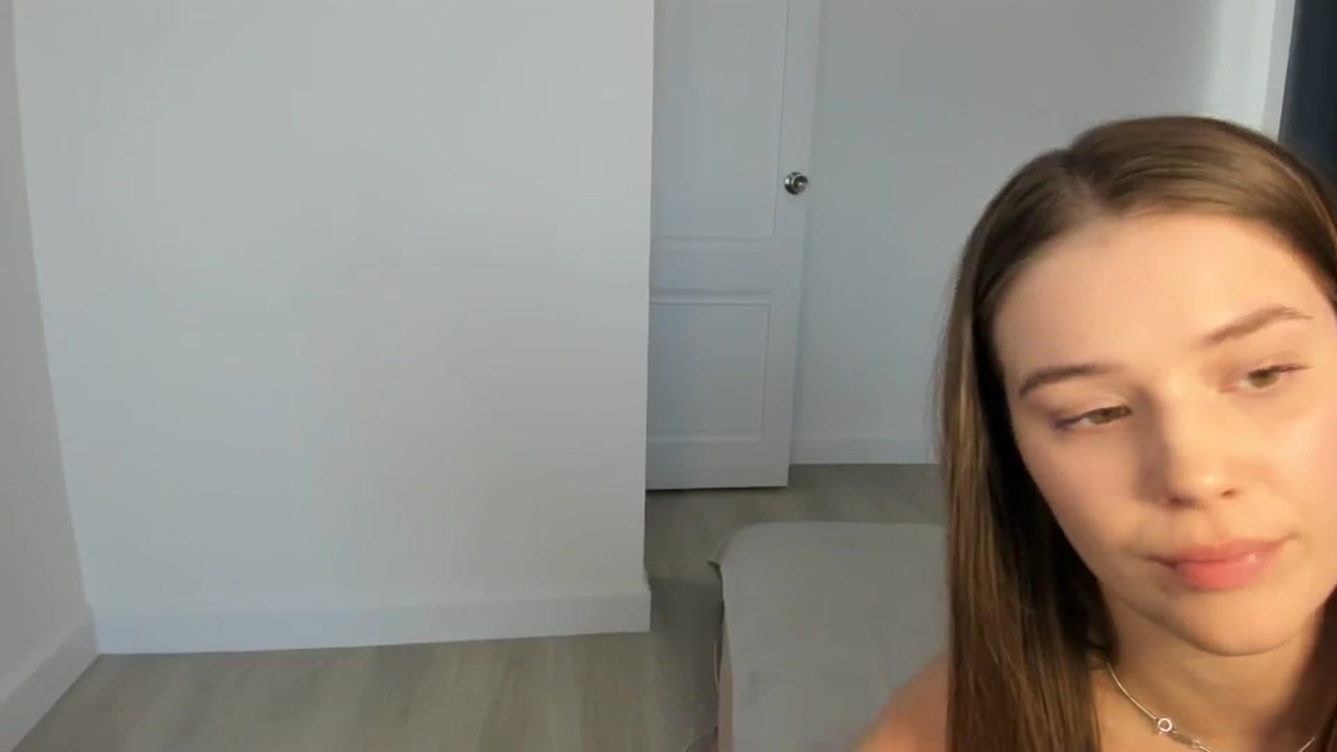 Gallery image thumbnail from miss_crystal_'s myfreecams stream on, 09/27/2023, 02:02 image 17 of 20
