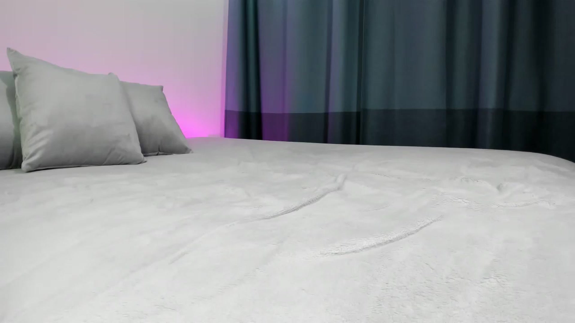 Gallery image thumbnail from miss_crystal_'s myfreecams stream on, 10/30/2023, 20:26 image 1 of 20