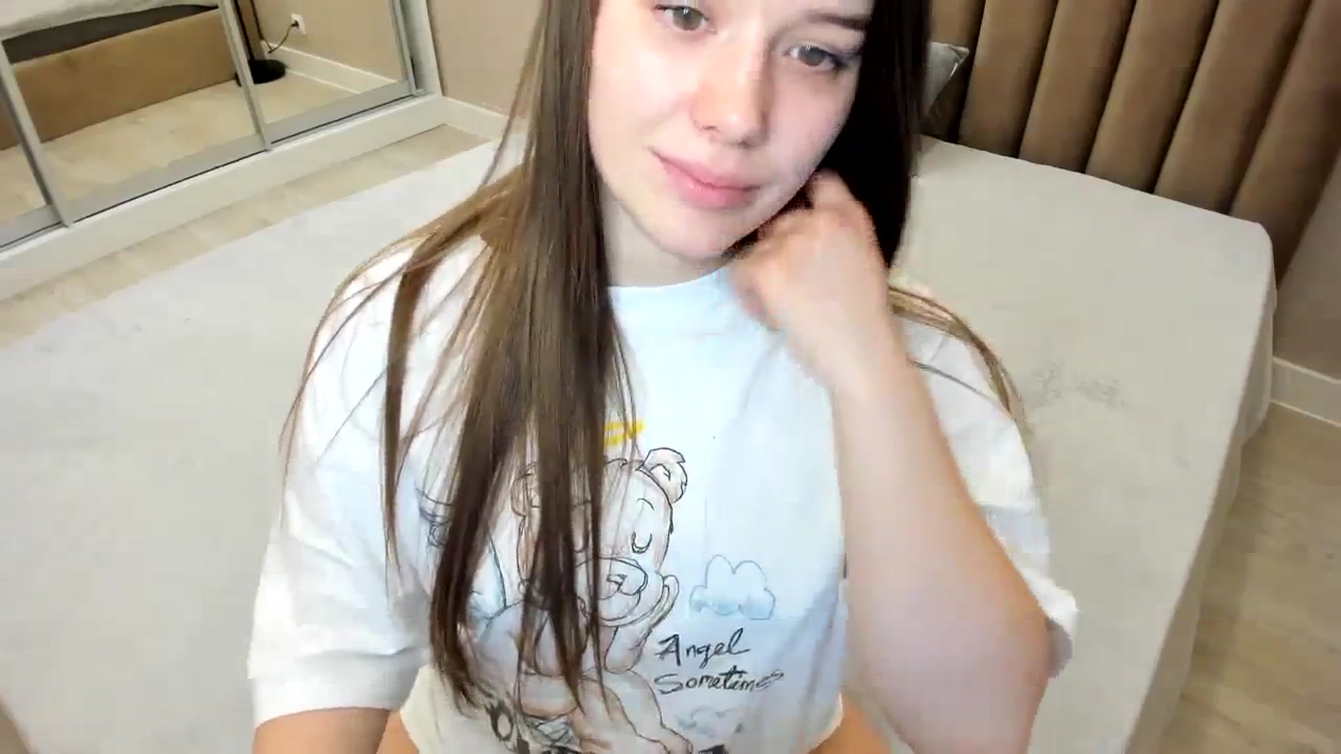 Gallery image thumbnail from miss_crystal_'s myfreecams stream on, 02/20/2024, 05:17 image 6 of 20