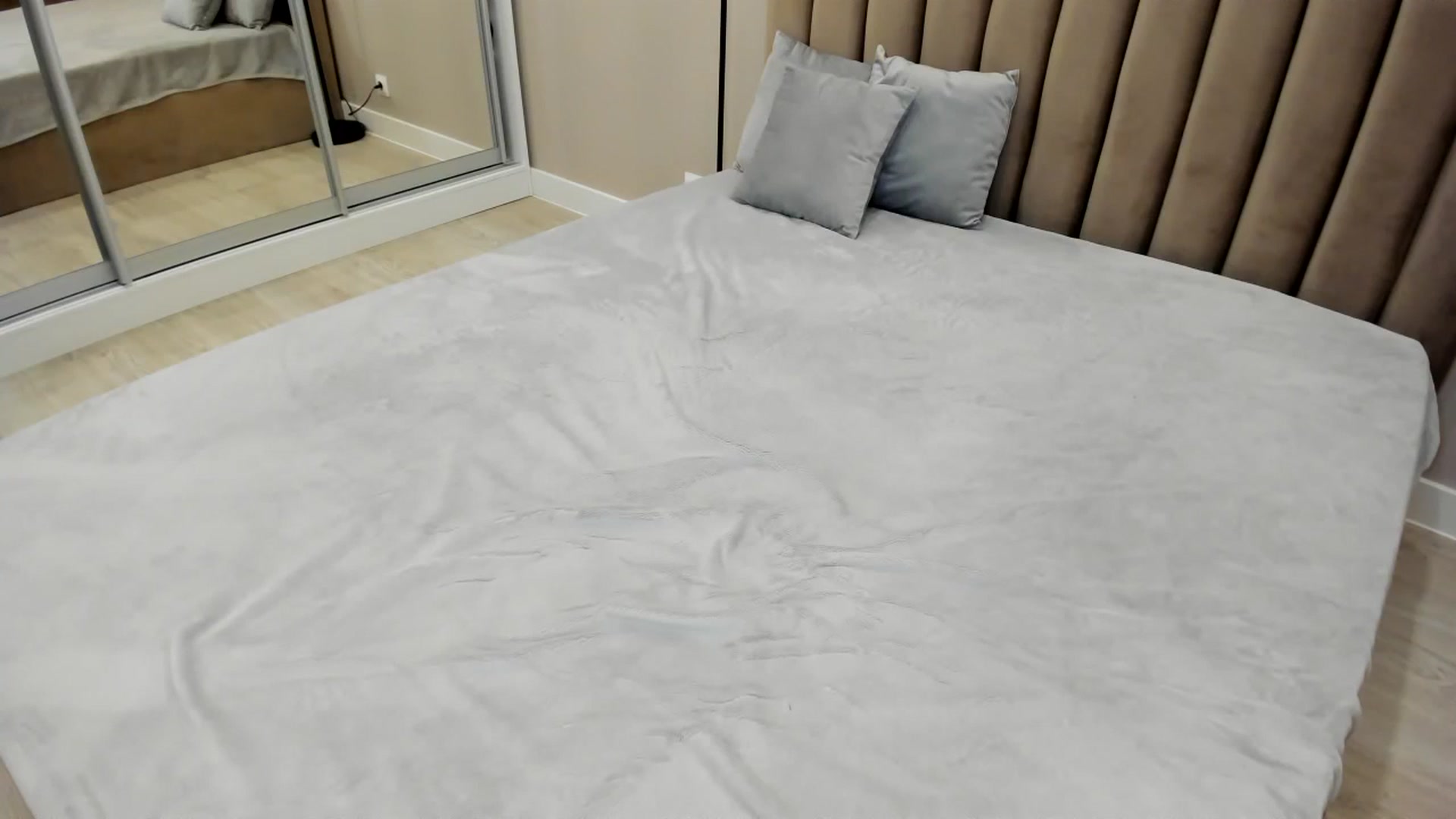 Gallery image thumbnail from miss_crystal_'s myfreecams stream on, 02/22/2024, 20:12 image 15 of 20