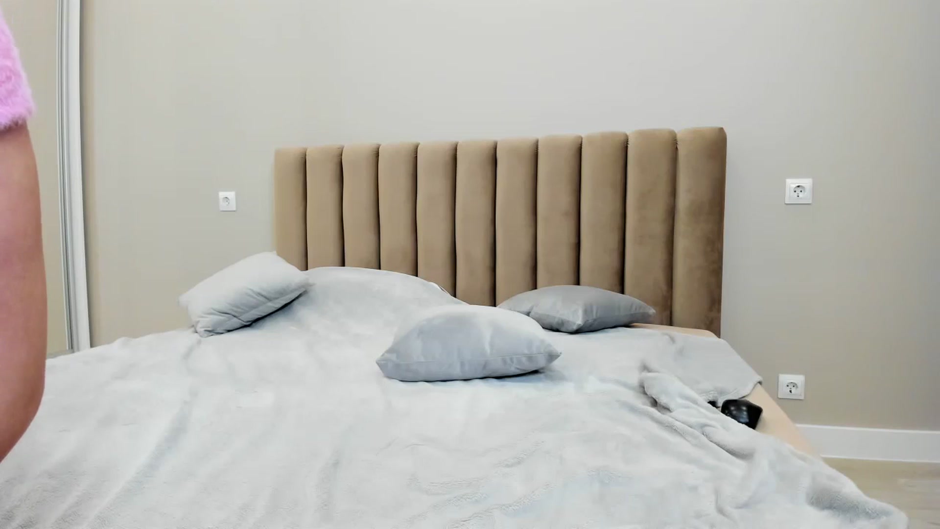 Gallery image thumbnail from miss_crystal_'s myfreecams stream on, 06/13/2024, 01:14 image 18 of 20