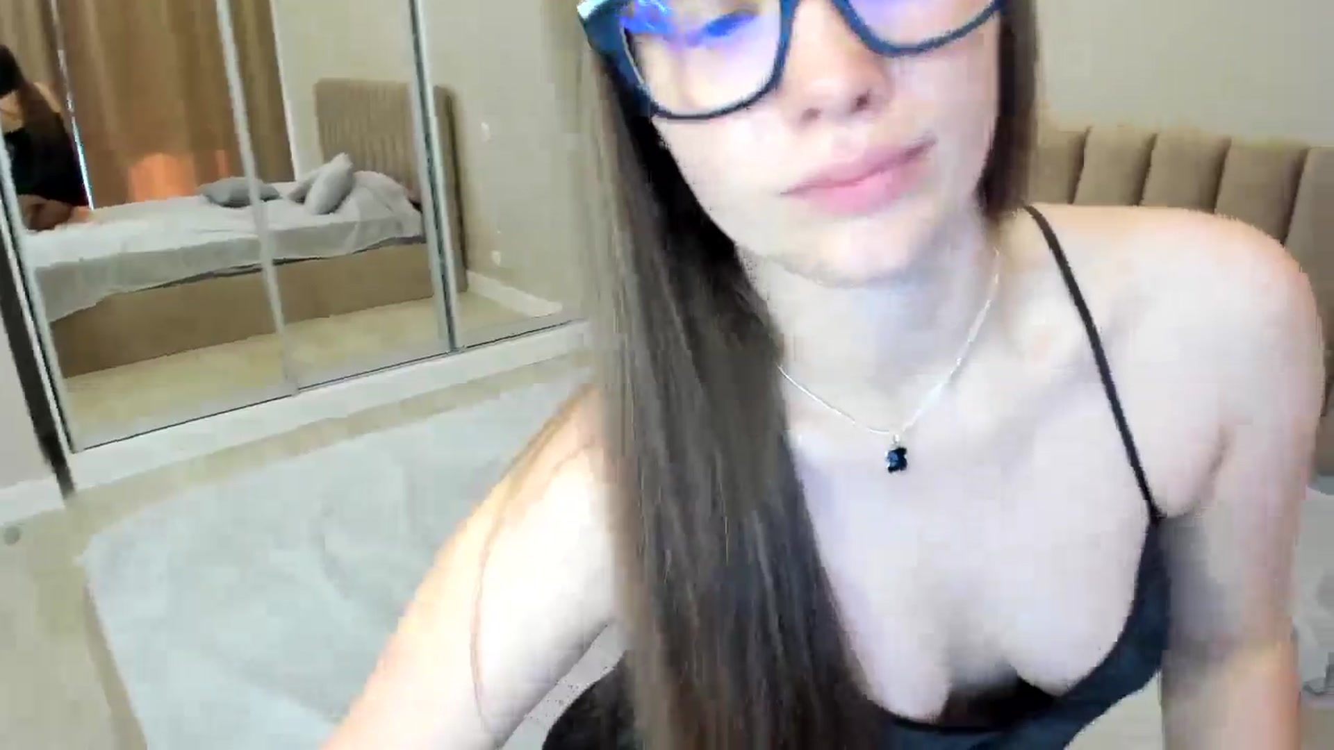 Gallery image thumbnail from miss_crystal_'s myfreecams stream on, 07/04/2024, 06:46 image 10 of 20