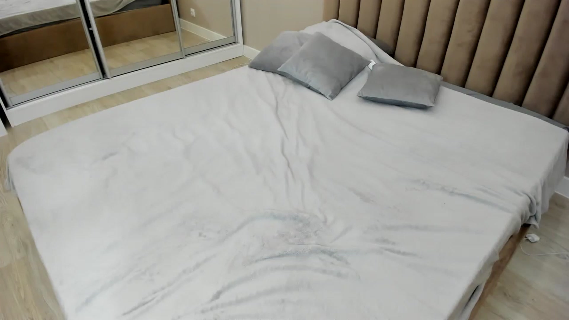 Gallery image thumbnail from miss_crystal_'s myfreecams stream on, 07/10/2024, 23:40 image 5 of 20