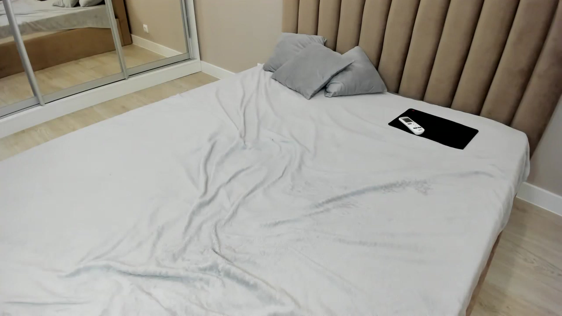 Gallery image thumbnail from miss_crystal_'s myfreecams stream on, 08/28/2024, 04:36 image 6 of 20