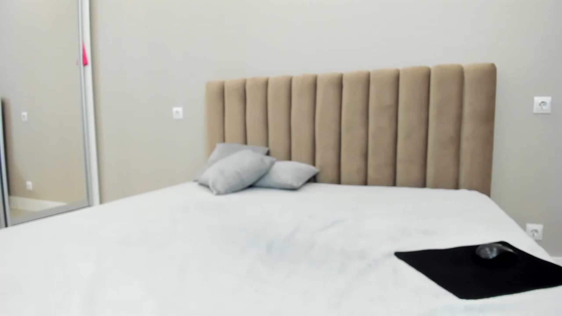 Gallery image thumbnail from miss_crystal_'s myfreecams stream on, 09/03/2024, 01:21 image 1 of 20