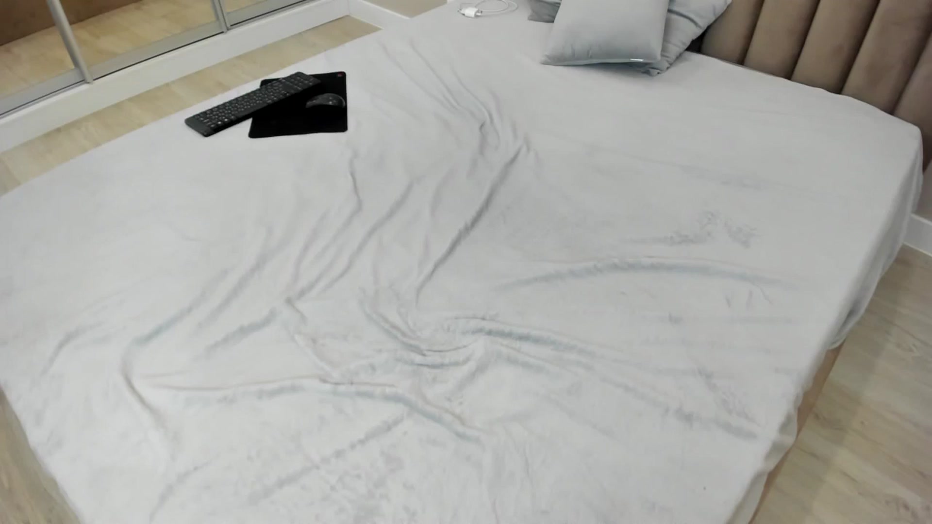 Gallery image thumbnail from miss_crystal_'s myfreecams stream on, 09/09/2024, 02:38 image 6 of 20
